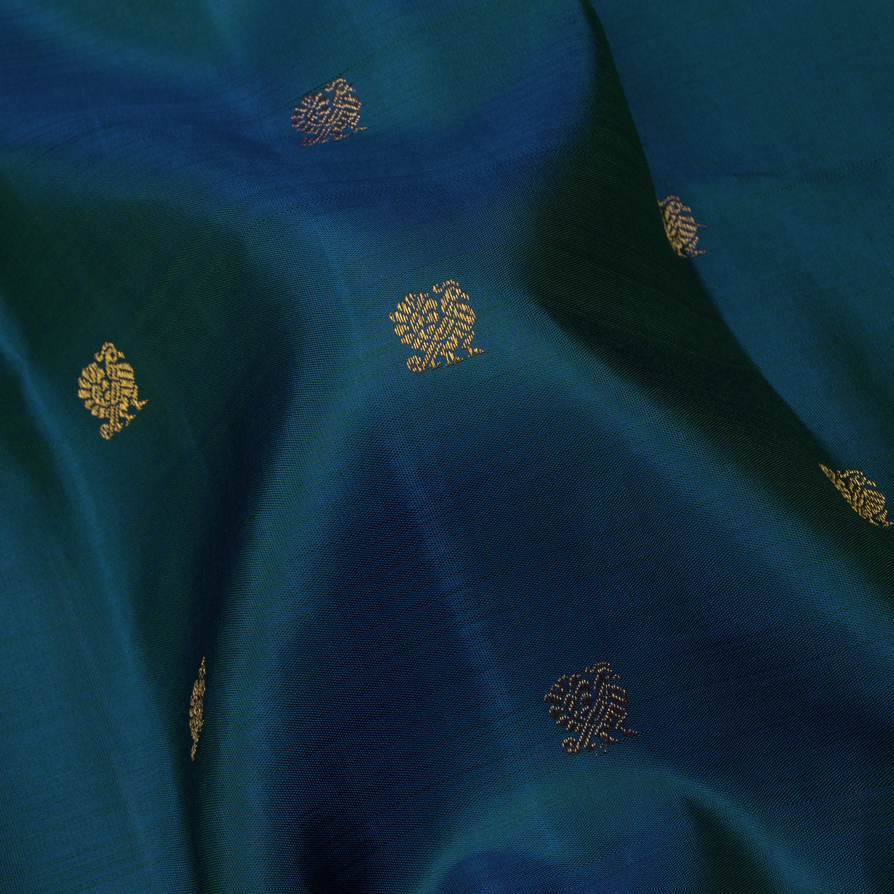 Kanakavalli Kanjivaram Silk Sari 24-595-HS001-01520 - Fabric View