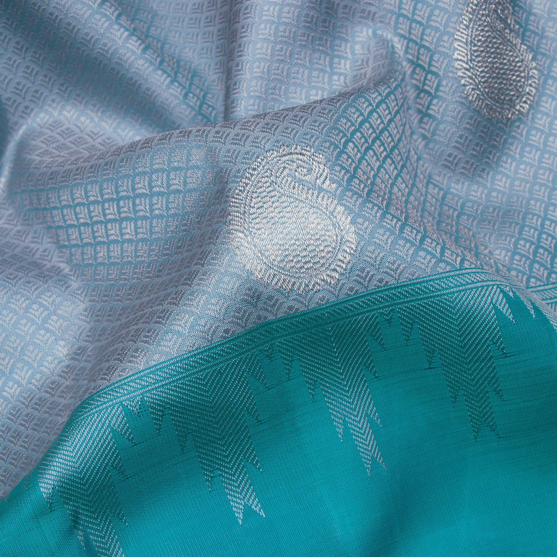 Kanakavalli Kanjivaram Silk Sari 24-595-HS001-01523 - Fabric View