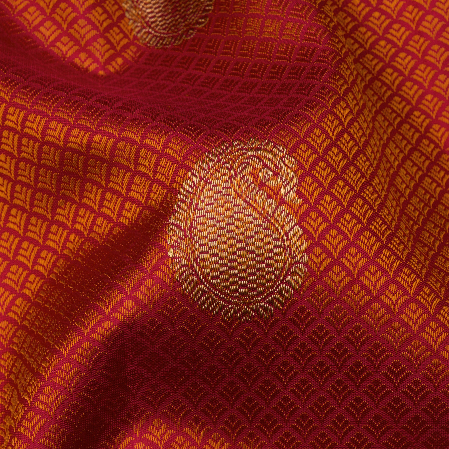 Kanakavalli Kanjivaram Silk Sari 24-595-HS001-01530 - Fabric View