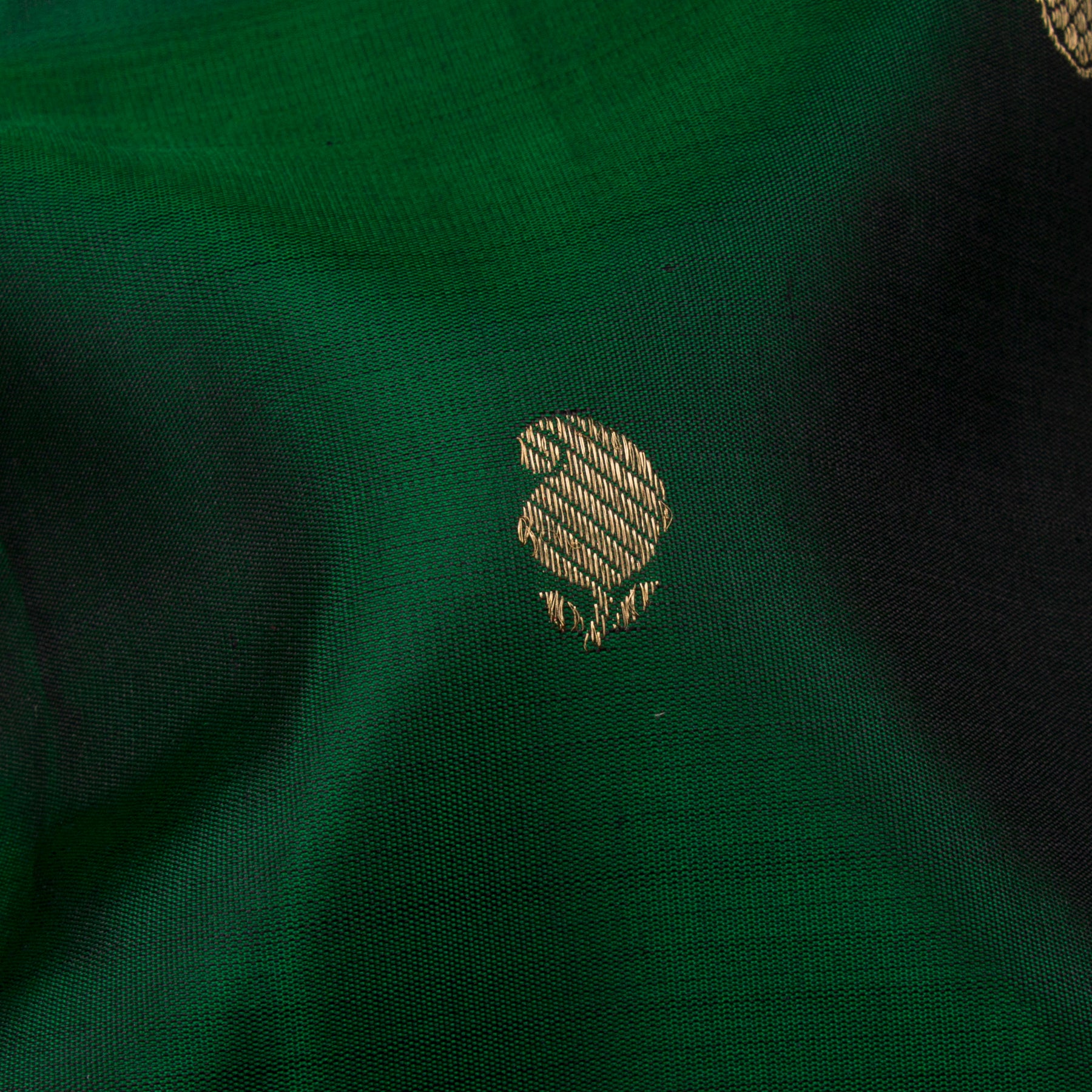 Kanakavalli Kanjivaram Silk Sari 24-595-HS001-01690 - Fabric View