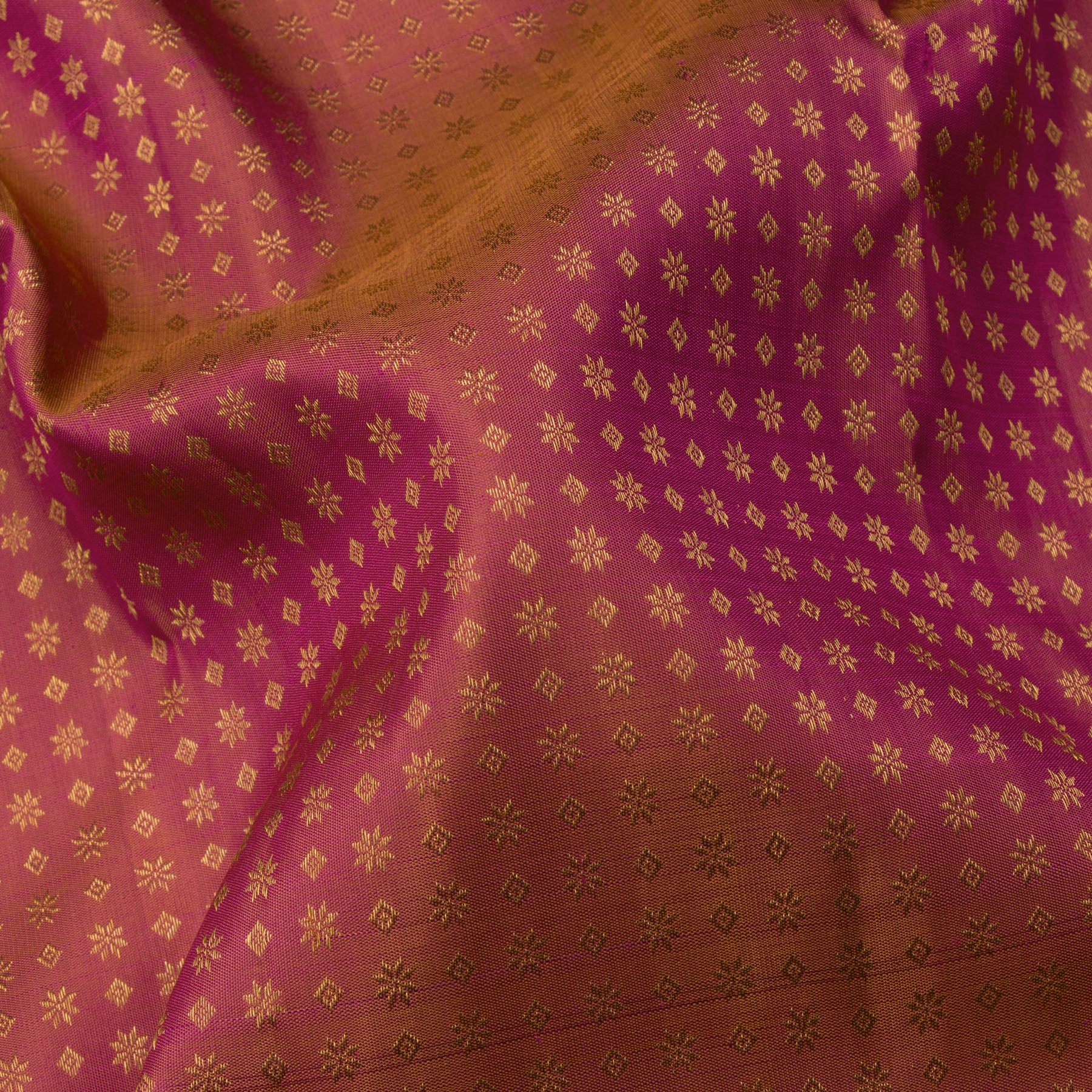 Kanakavalli Kanjivaram Silk Sari 24-595-HS001-05112 - Fabric View