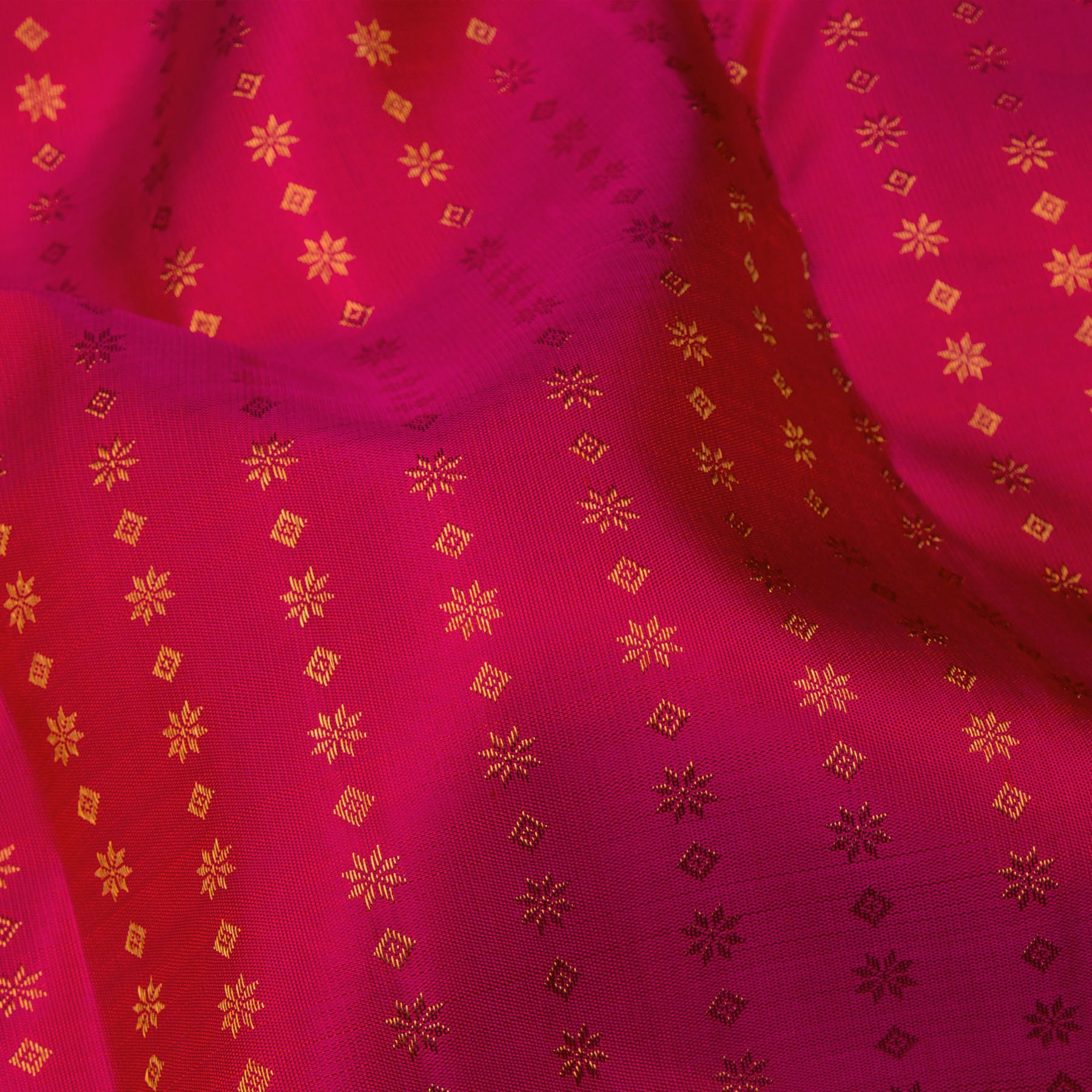 Kanakavalli Kanjivaram Silk Sari 24-595-HS001-05115  Fabric View