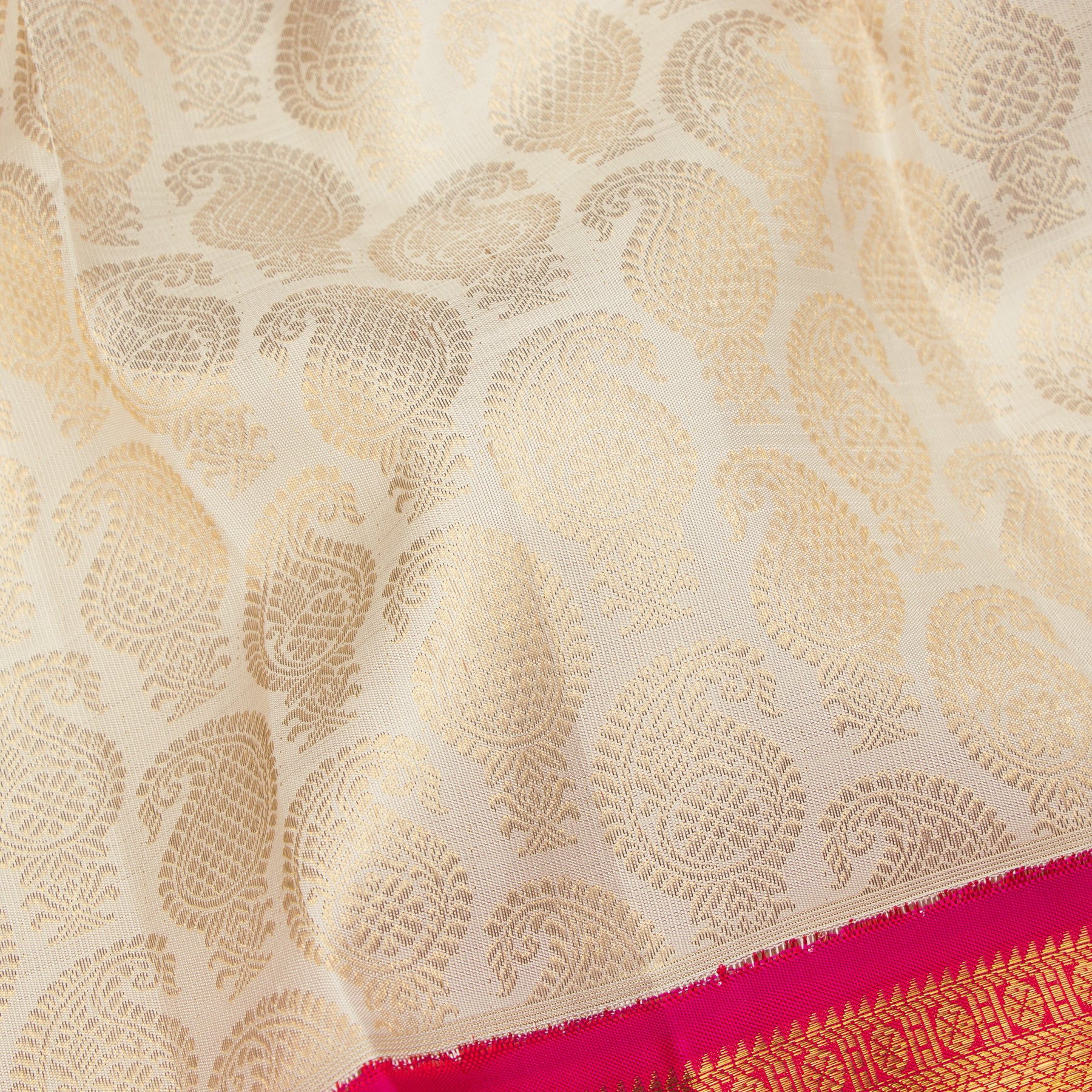 Kanakavalli Kanjivaram Silk Sari 24-595-HS001-08560 - Fabric View