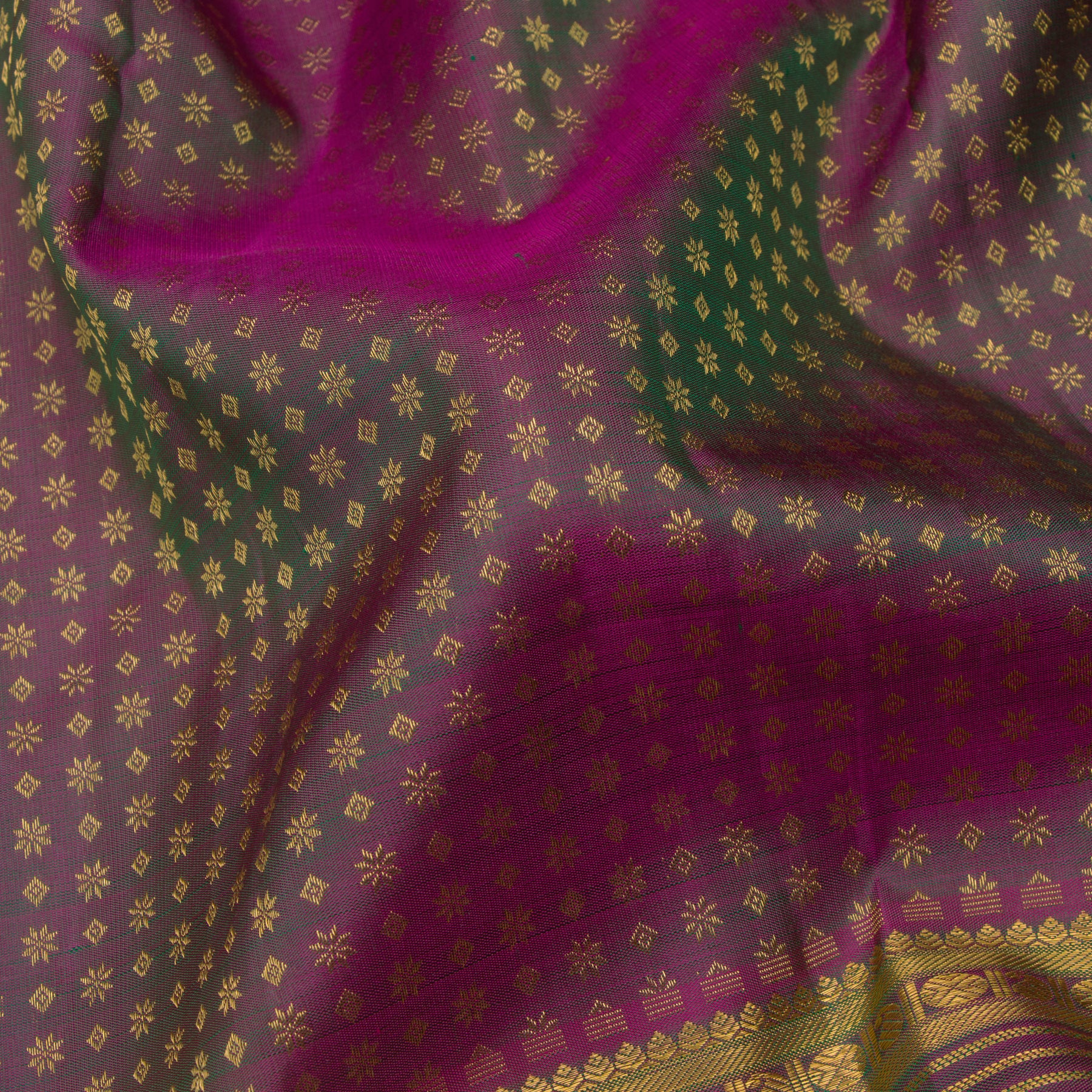 Kanakavalli Kanjivaram Silk Sari 24-595-HS001-10005 - Fabric View