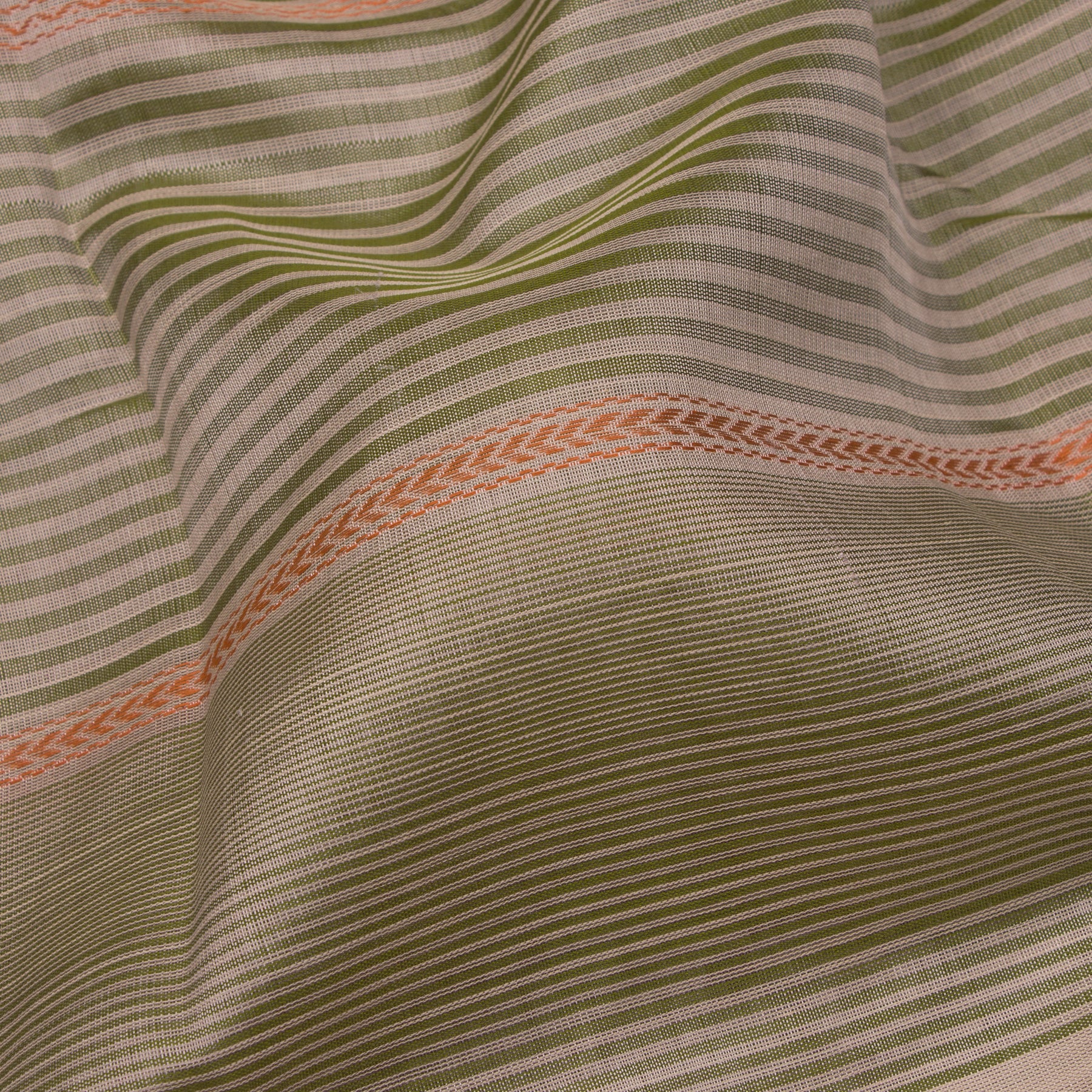 Kanakavalli Silk/Cotton Sari 24-598-HS005-09239 - Fabric View