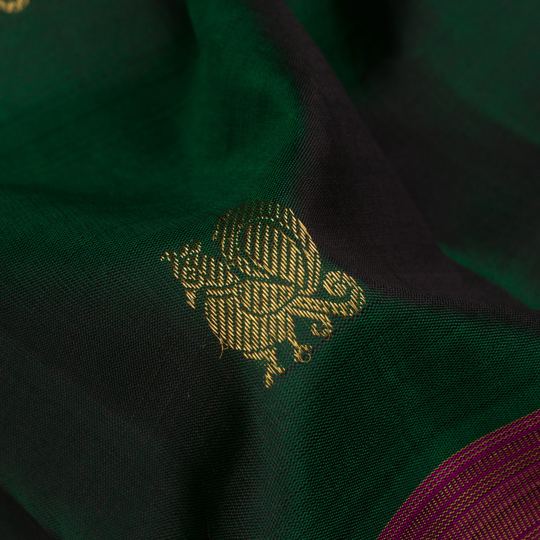 Kanakavalli Kanjivaram Silk Sari 24-599-HS001-02835 - Fabric View