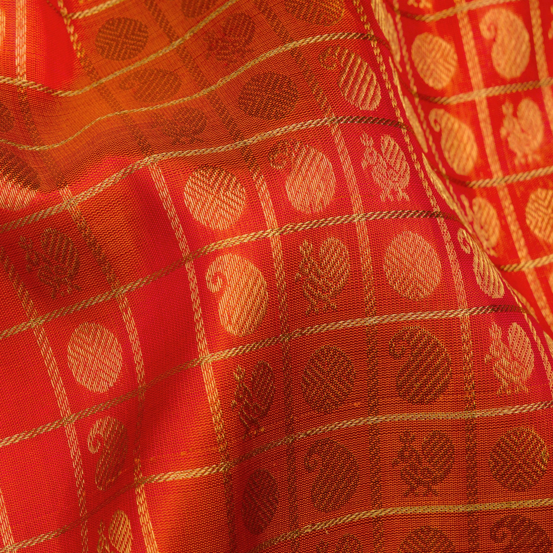 Kanakavalli Kanjivaram Silk Sari 24-599-HS001-03301 - Fabric View