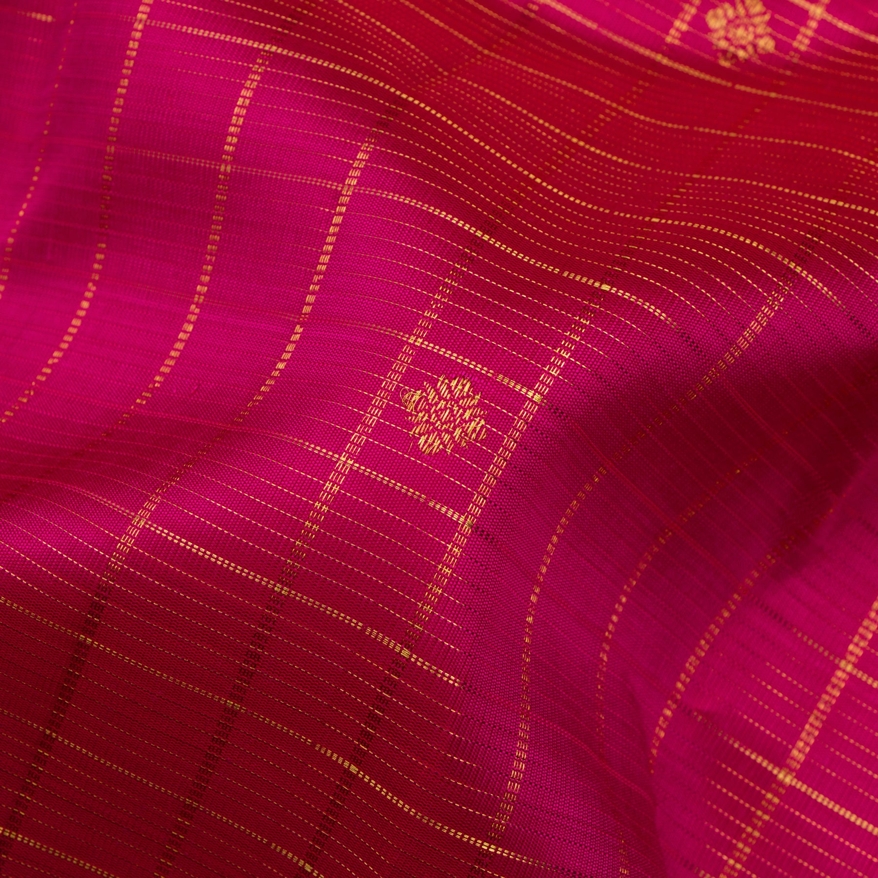 Kanakavalli Kanjivaram Silk Sari 24-599-HS001-10073 - Fabric View