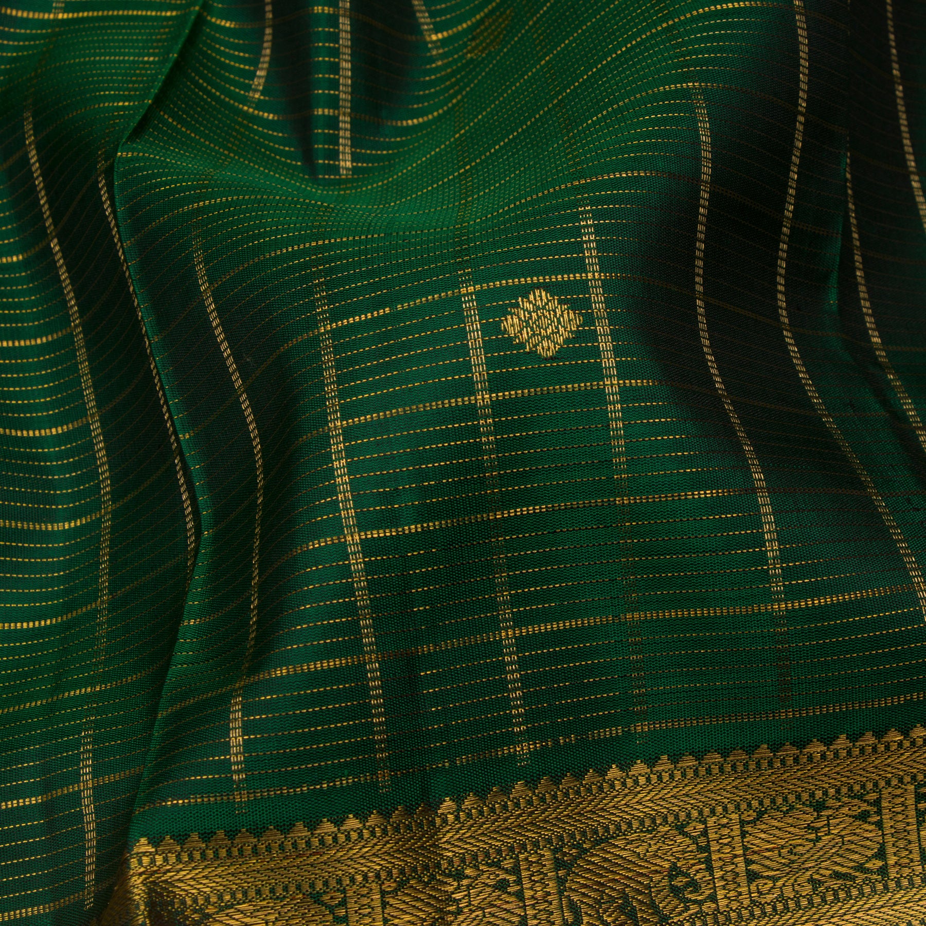 Kanakavalli Kanjivaram Silk Sari 24-599-HS001-10714 - Fabric View