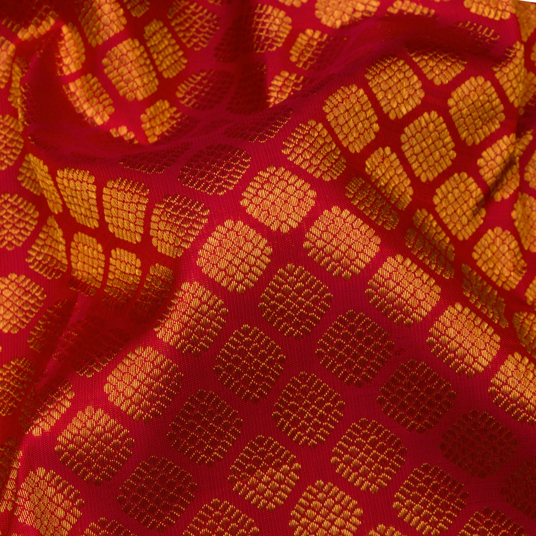 Kanakavalli Kanjivaram Silk Sari 24-599-HS001-10718 - Fabric View