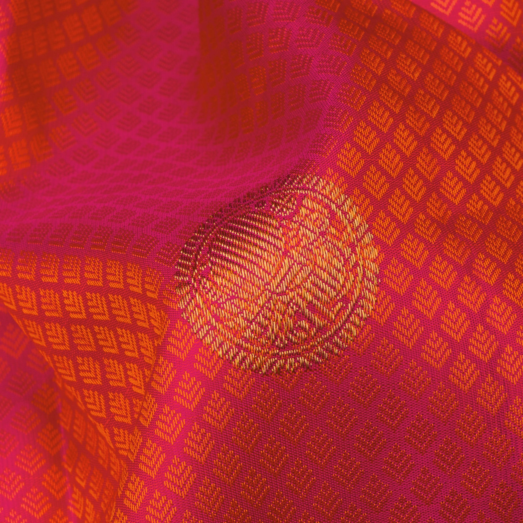 Kanakavalli Kanjivaram Silk Sari 24-599-HS001-10752 - Fabric View