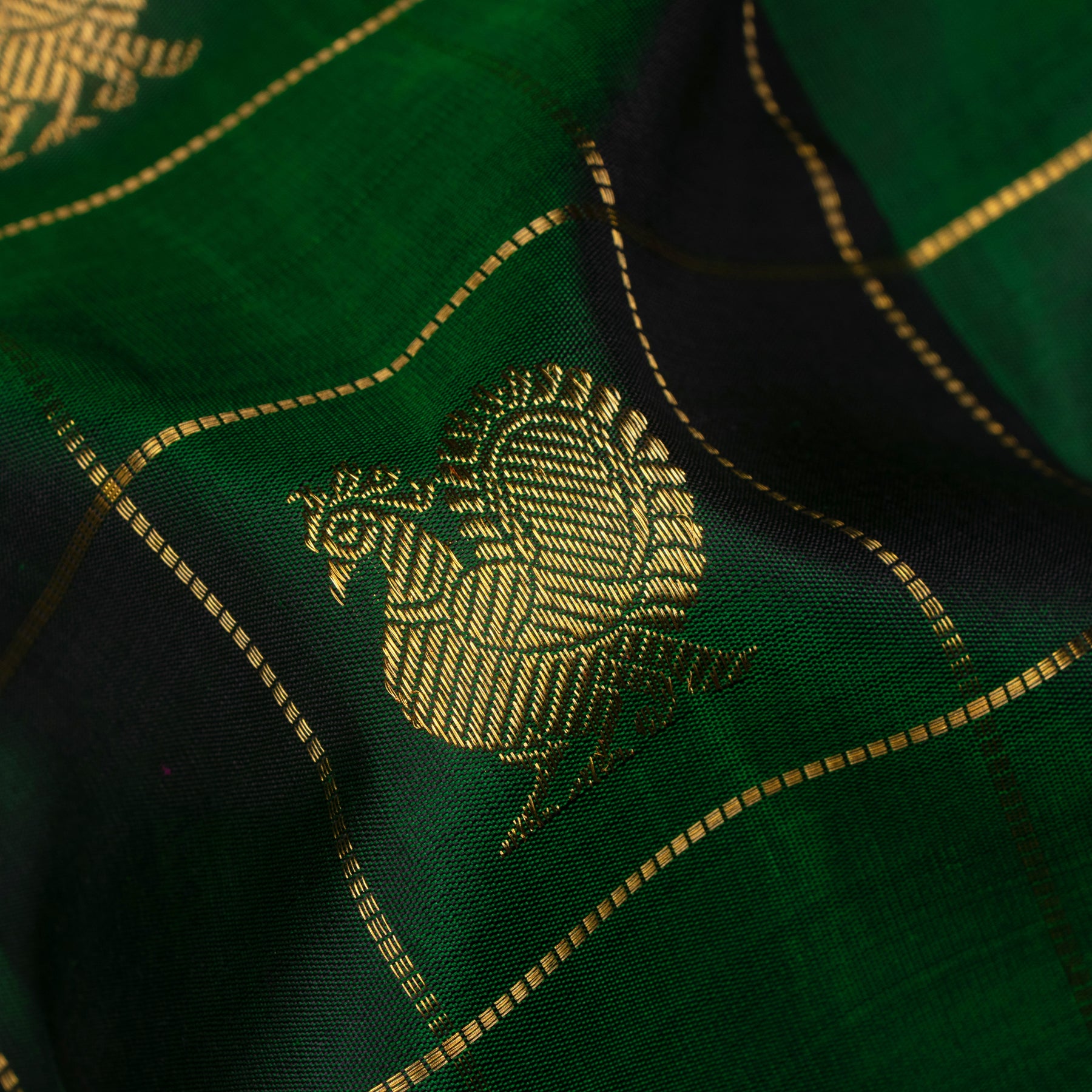 Kanakavalli Kanjivaram Silk Sari 24-599-HS001-10763 - Fabric View