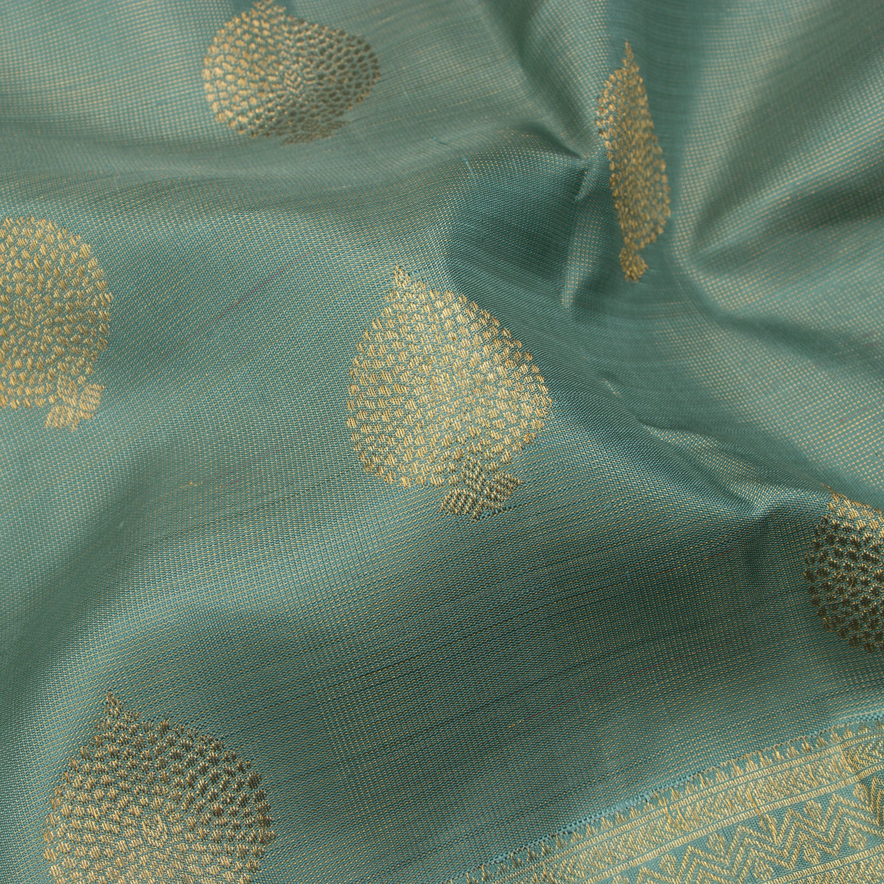 Kanakavalli Kanjivaram Silk Sari 24-599-HS001-11717 - Fabric View