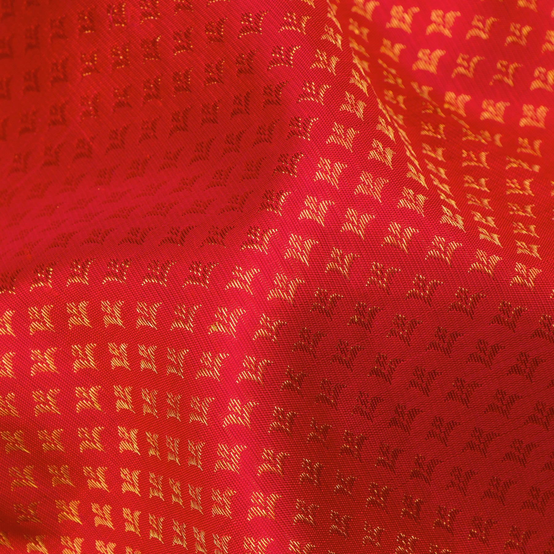 Kanakavalli Kanjivaram Silk Sari 24-599-HS001-11737 - Fabric View