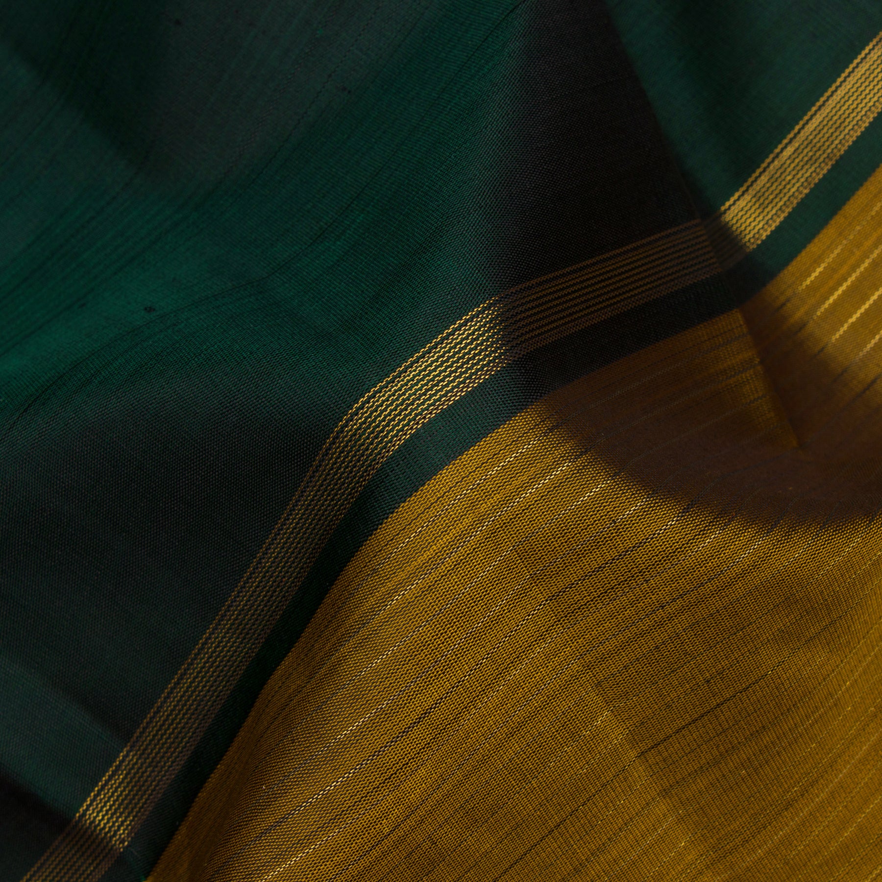 Kanakavalli Kanjivaram Silk Sari 24-611-HS001-04028 - Fabric View