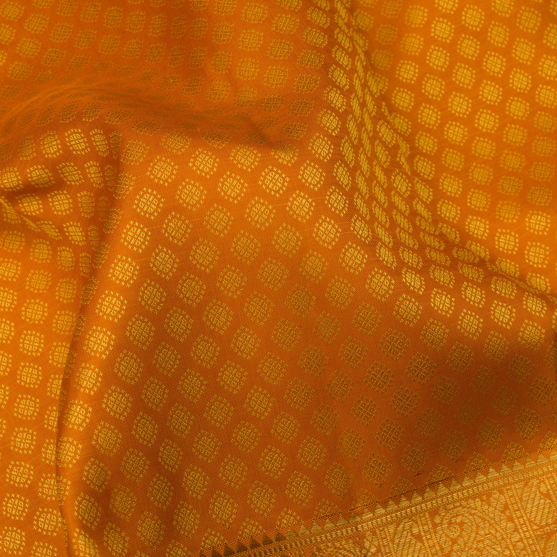 Kanakavalli Kanjivaram Silk Sari 24-611-HS001-11407 - Fabric View