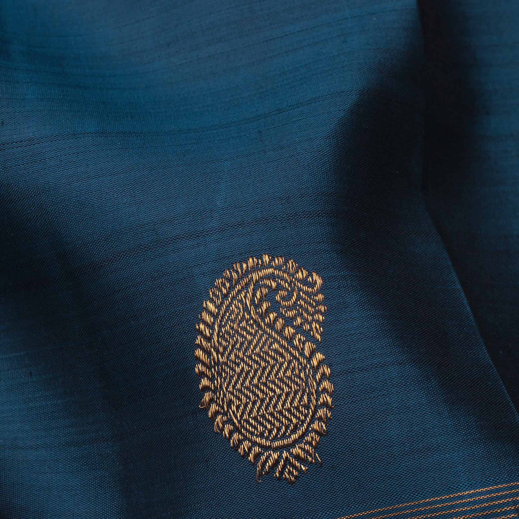 Kanakavalli Kanjivaram Silk Sari 24-611-HS001-12171 - Fabric View