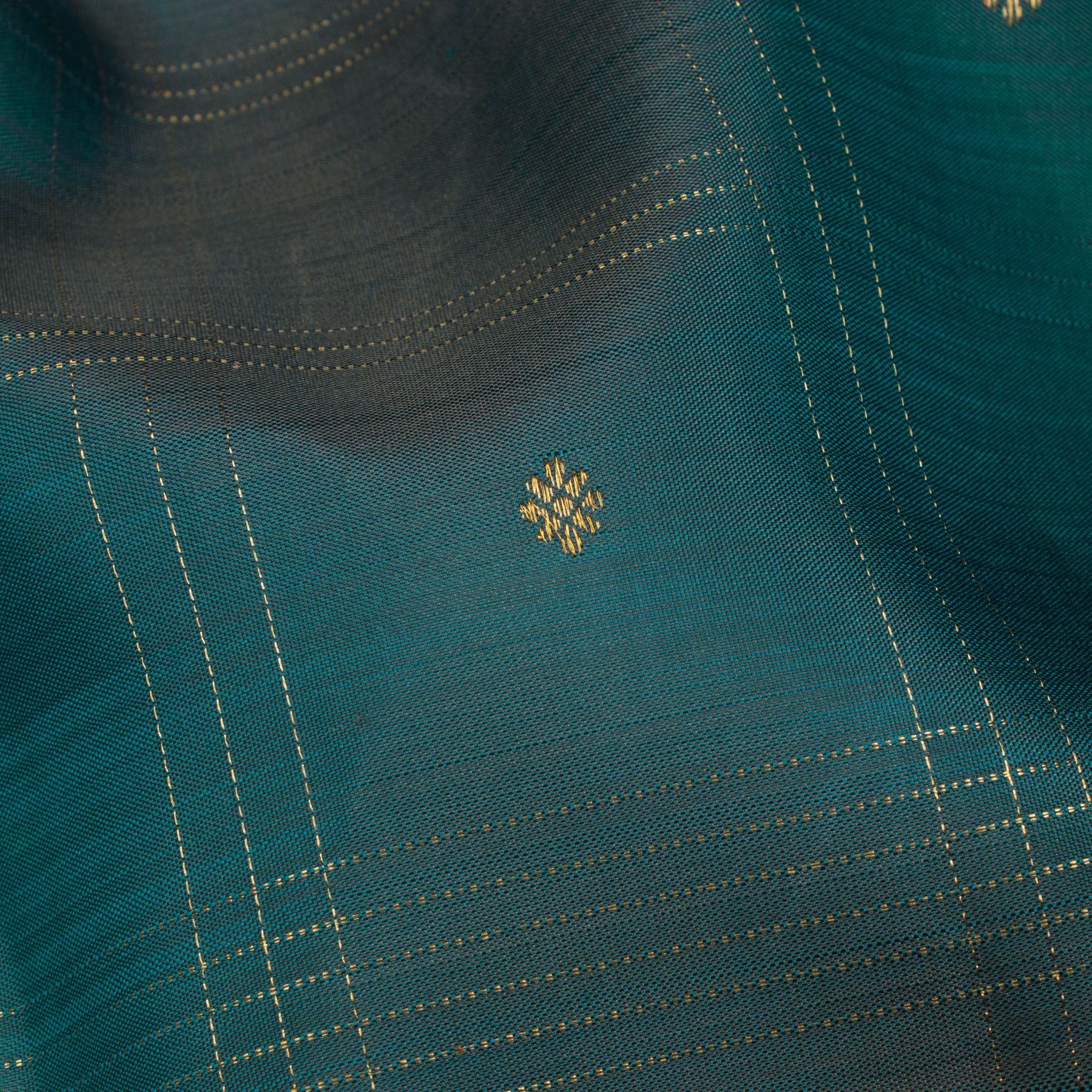 Kanakavalli Kanjivaram Silk Sari 24-611-HS001-13321 - Fabric View