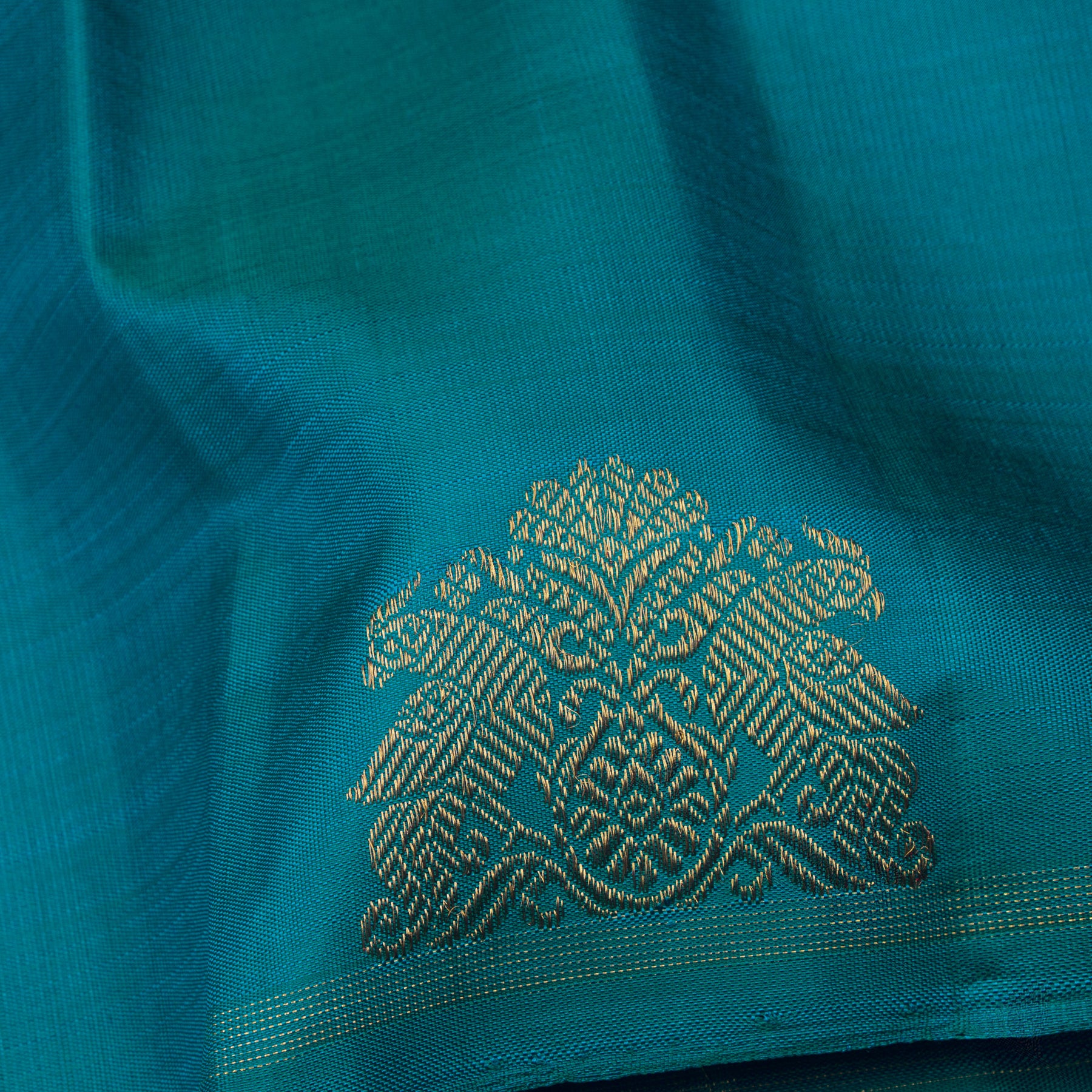 Kanakavalli Kanjivaram Silk Sari 24-611-HS001-13340 - Fabric View