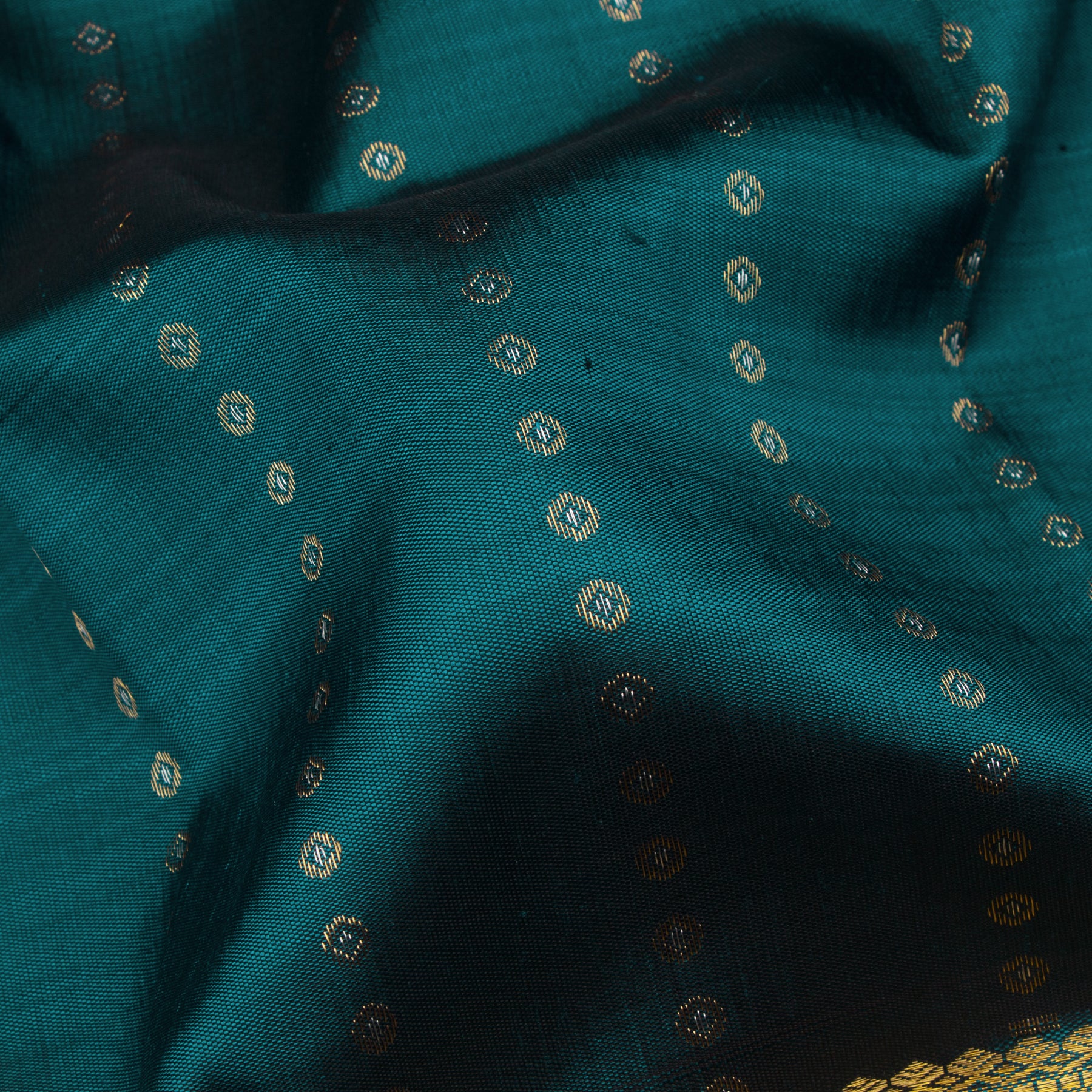 Kanakavalli Kanjivaram Silk Sari 24-611-HS001-14258 - Fabric View