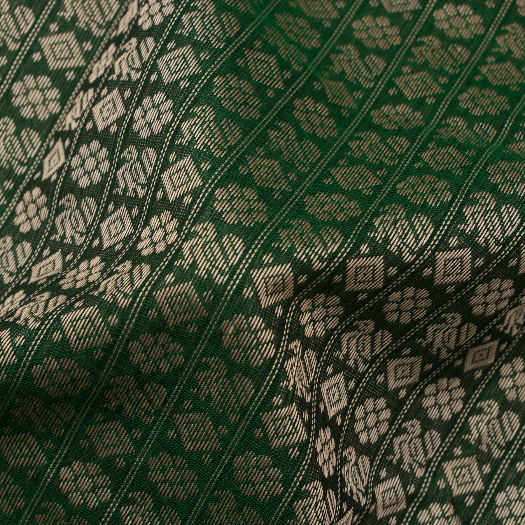 Kanakavalli Kanchi Cotton Sari 24-613-HS003-09044 - Fabric View