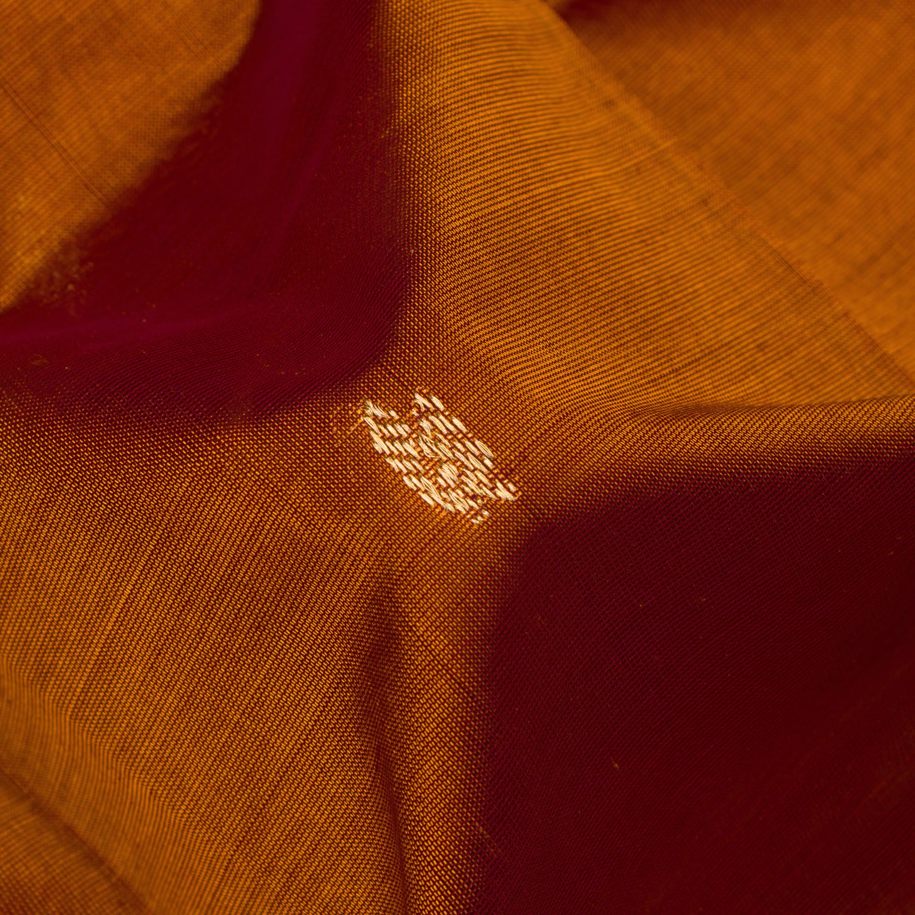 Kanakavalli Silk /Cotton Sari 24-613-HS005-04886 - Fabric View