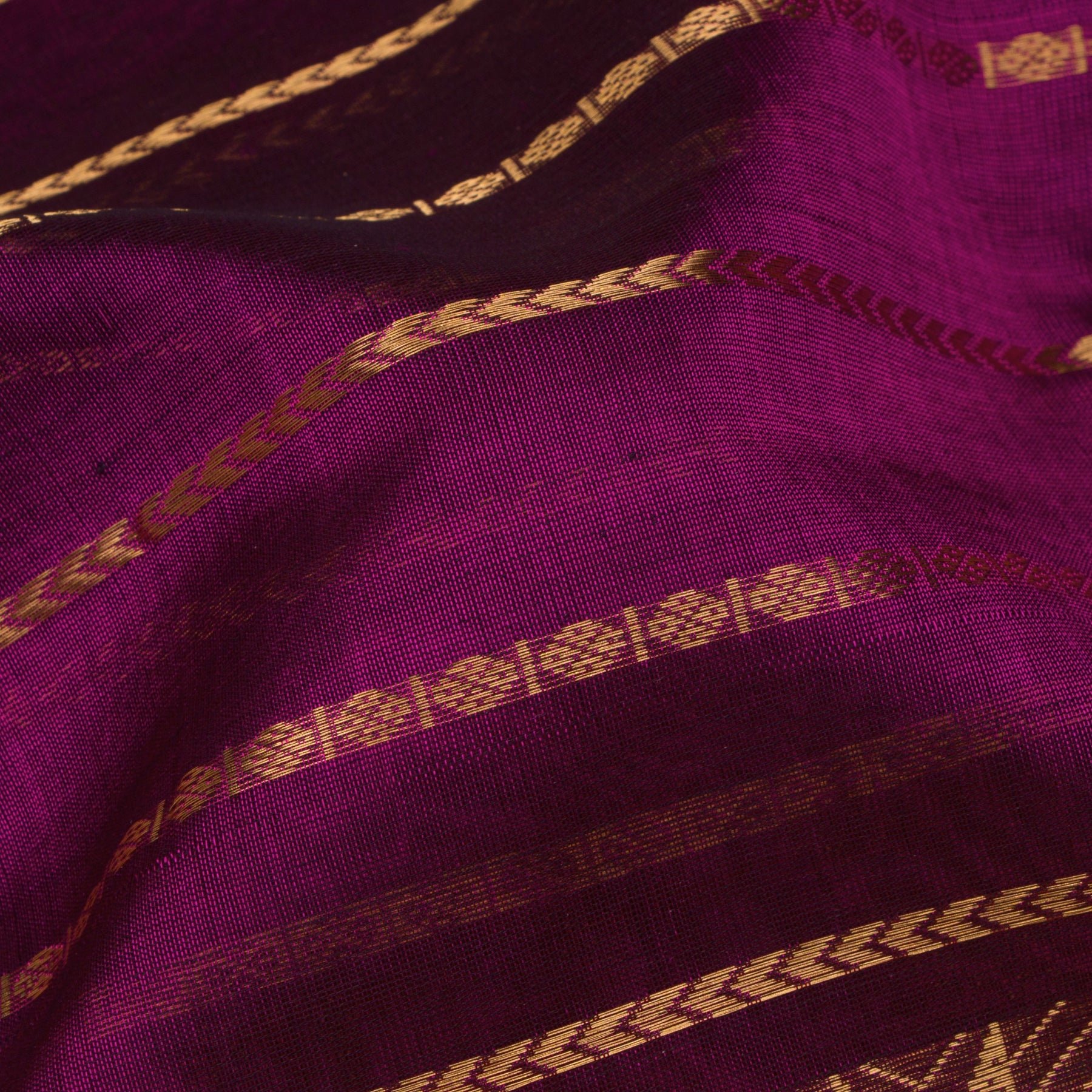 Kanakavalli Silk/Cotton Sari 24-613-HS005-05942 - Fabric View