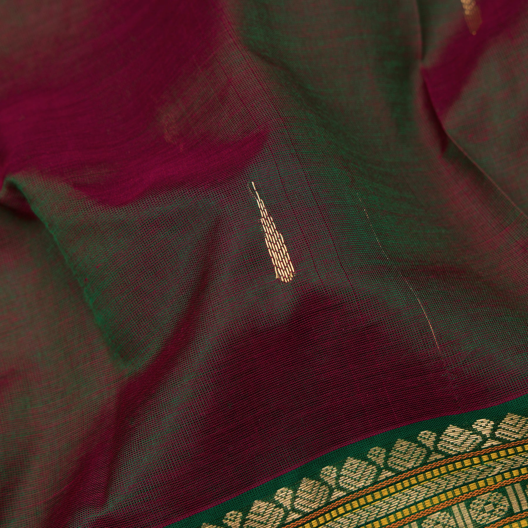 Kanakavalli Silk/Cotton Sari 24-613-HS005-13894 - Fabric View