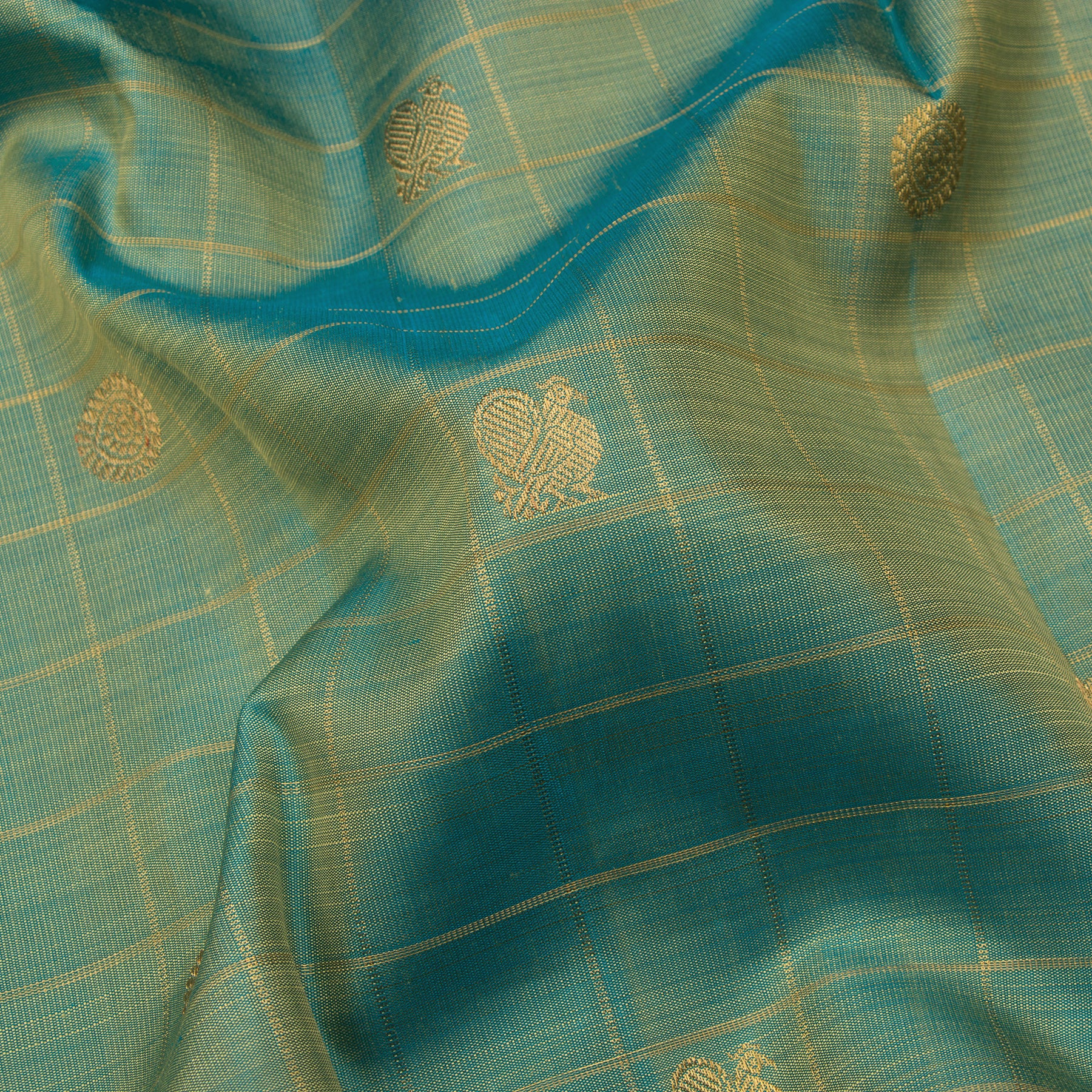 Kanakavalli Kanjivaram Silk Sari 24-615-HS001-02197 - Fabric View