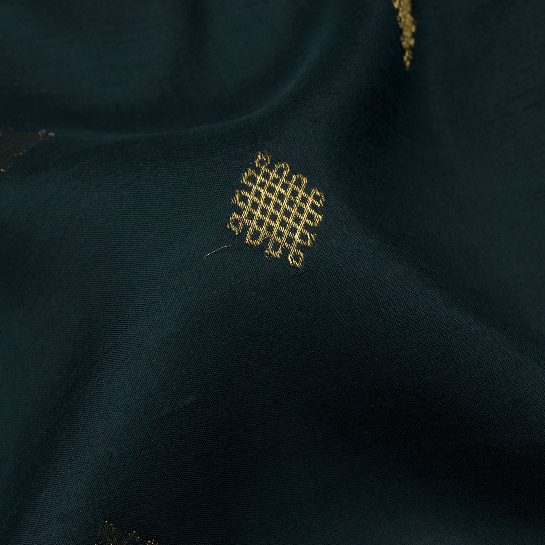 Kanakavalli Kanjivaram Silk Sari 24-615-HS001-03171