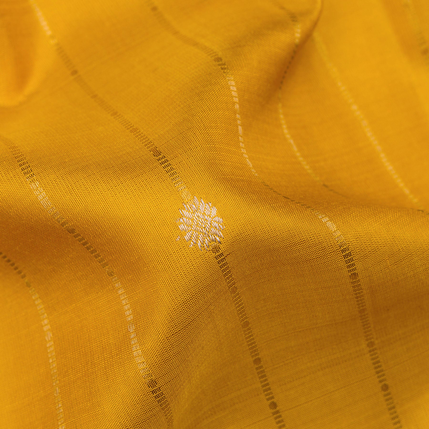 Kanakavalli Kanjivaram Silk Sari 24-615-HS001-04621 - Fabric View