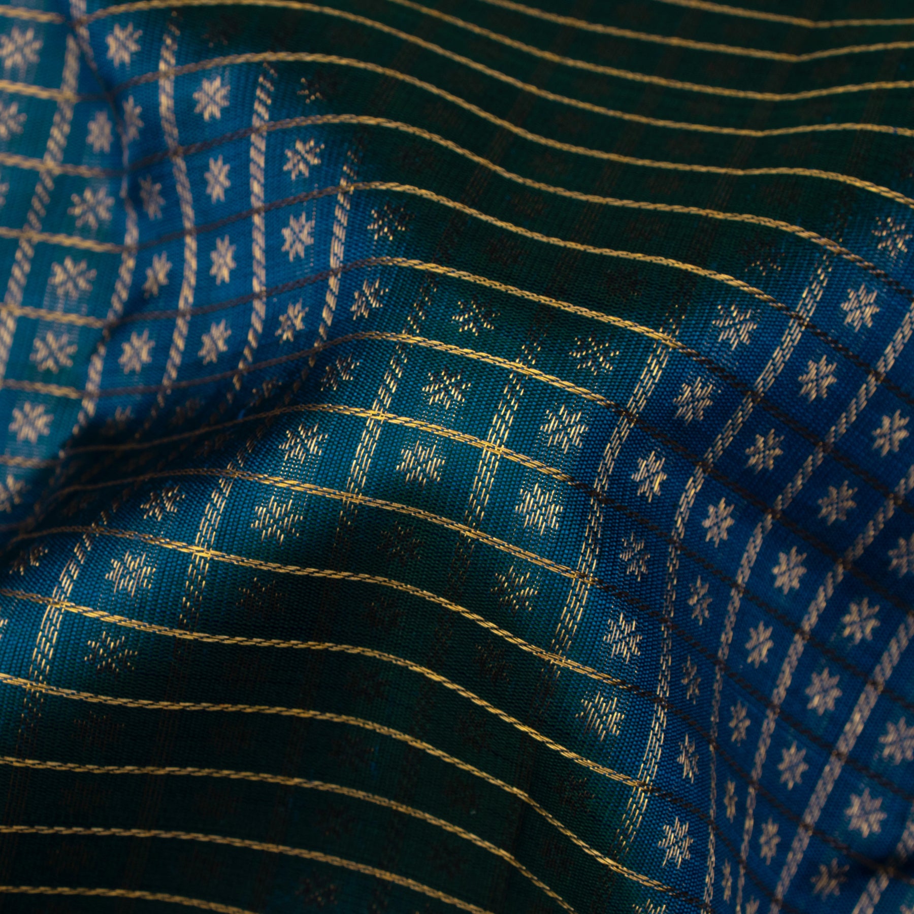 Kanakavalli Kanjivaram Silk Sari 24-615-HS001-10171 - Fabric View