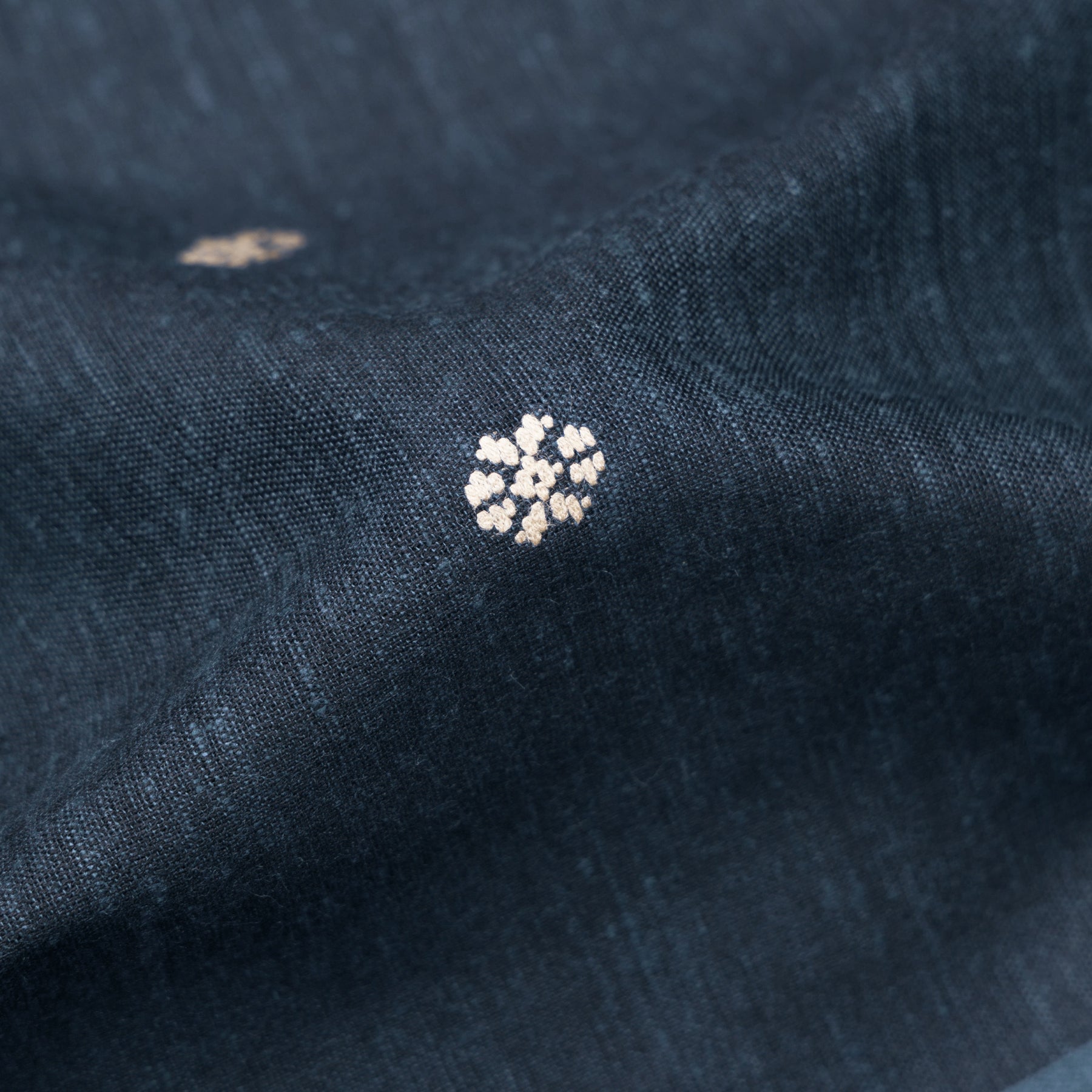  Erisri Ikat Silk Sari 25-027-HS002-00143 - Fabric View