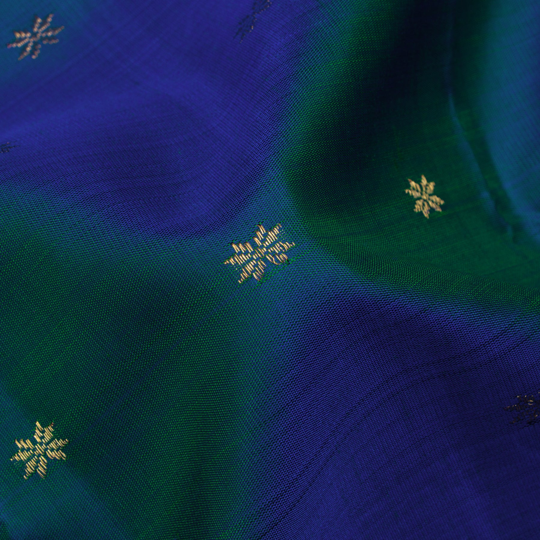 Kanakavalli Kanjivaram Silk Sari 25-040-HS001-02280 - Fabric View