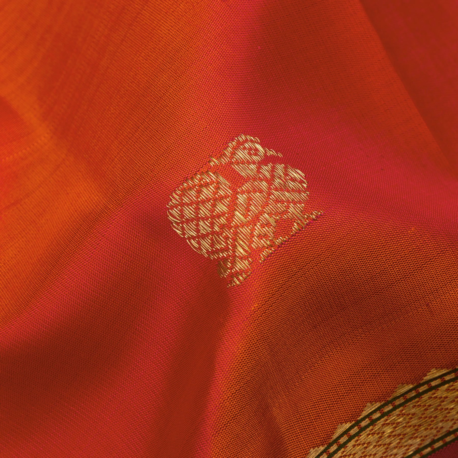 Kanakavalli Kanjivaram Silk Sari 25-040-HS001-04102 - Fabric View