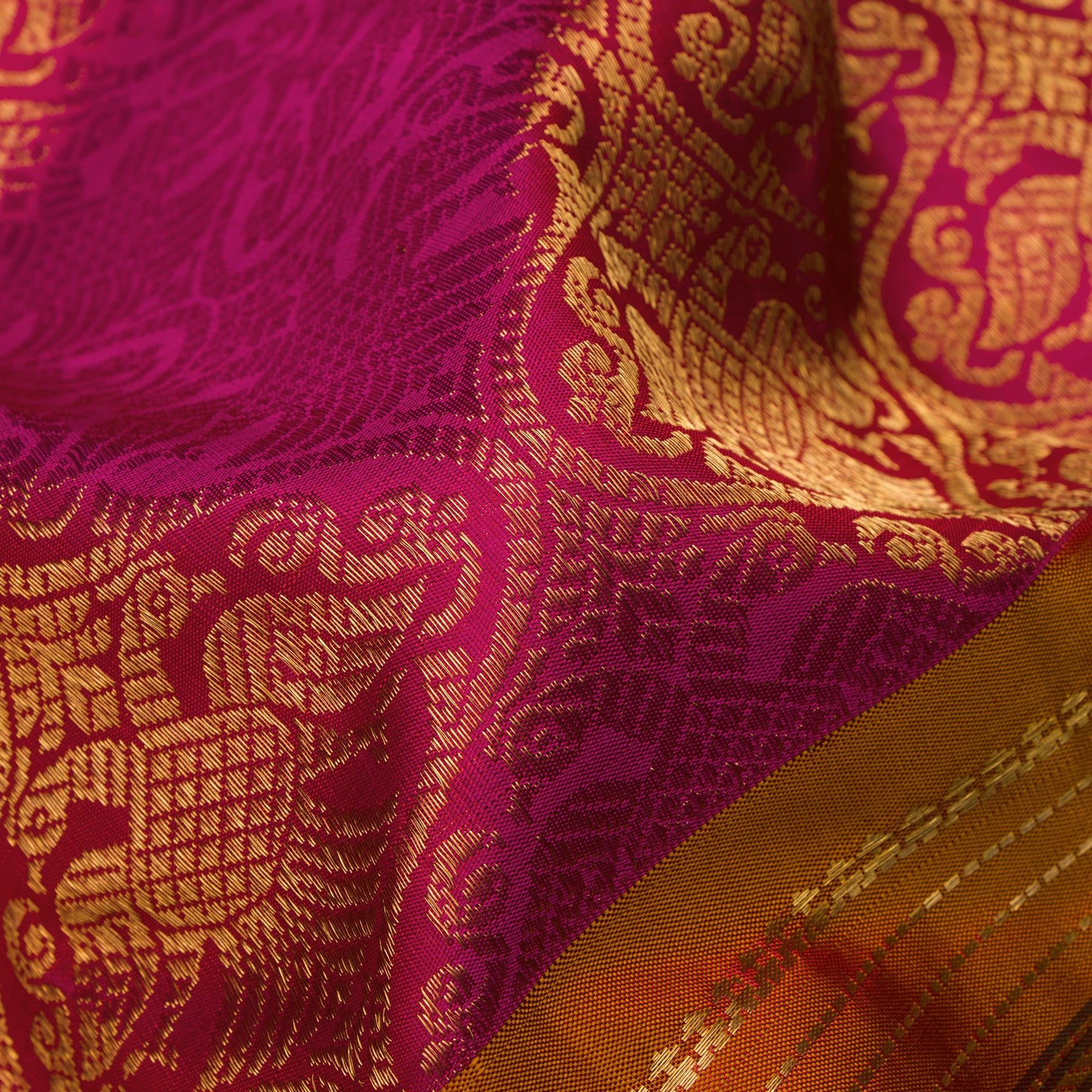Kanakavalli Kanjivaram Silk Sari 25-040-HS001-04138 - Fabric View