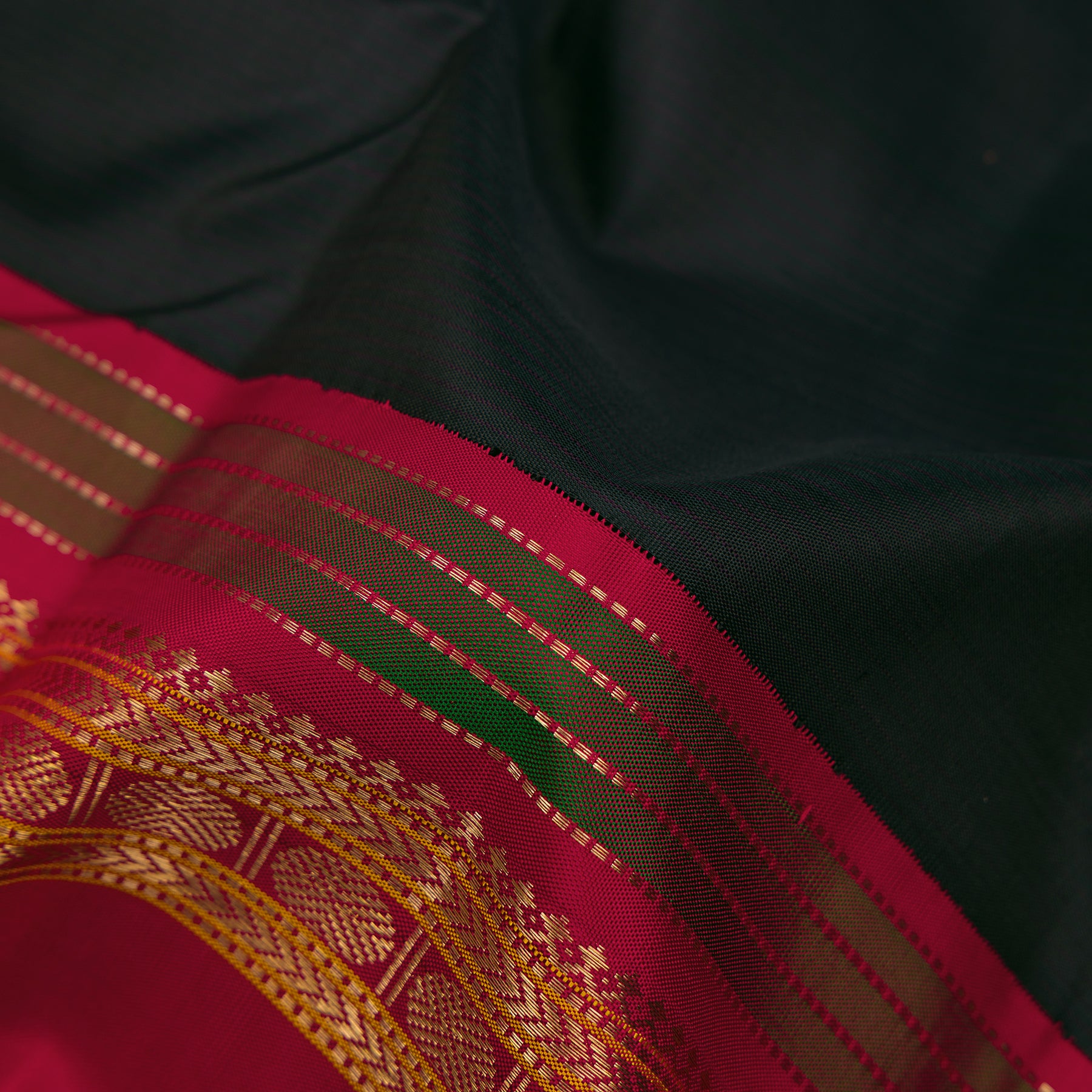 Kanakavalli Kanjivaram Silk Sari 25-040-HS001-04869 - Fabric View