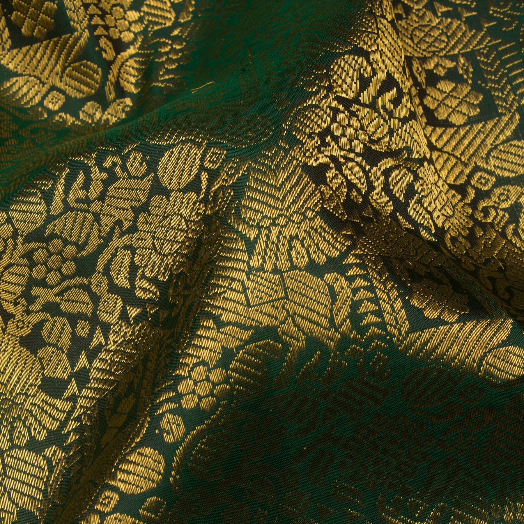 Kanakavalli Kanjivaram Silk Sari 25-041-HS001-02319 - Fabric View