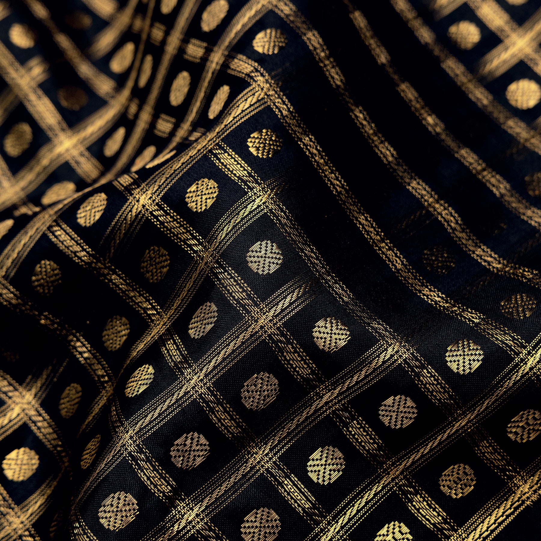 Kanakavalli Kanjivaram Silk Sari 25-041-HS001-02320 - Fabric View