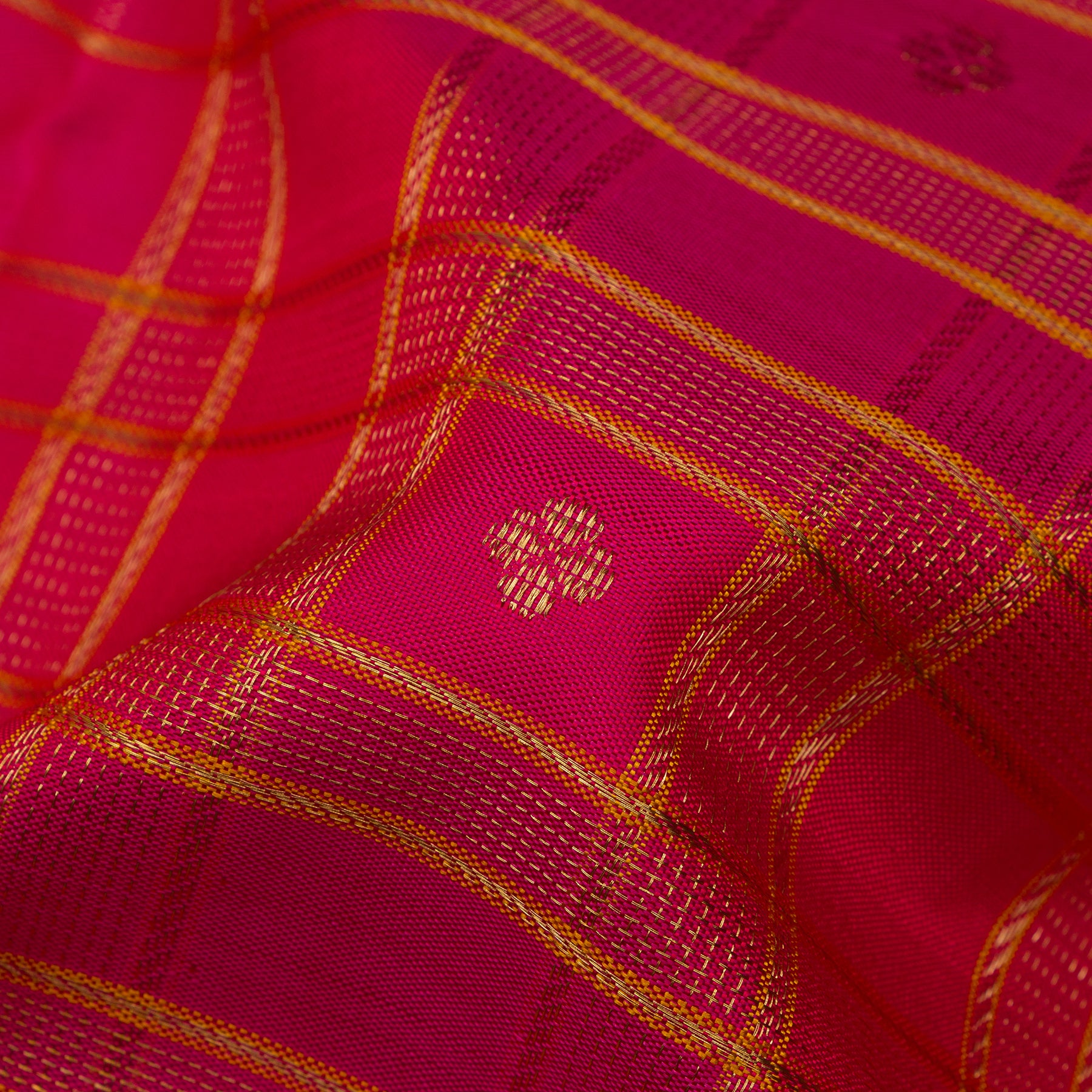 Kanakavalli Kanjivaram Silk Sari 25-041-HS001-02324 - Fabric View