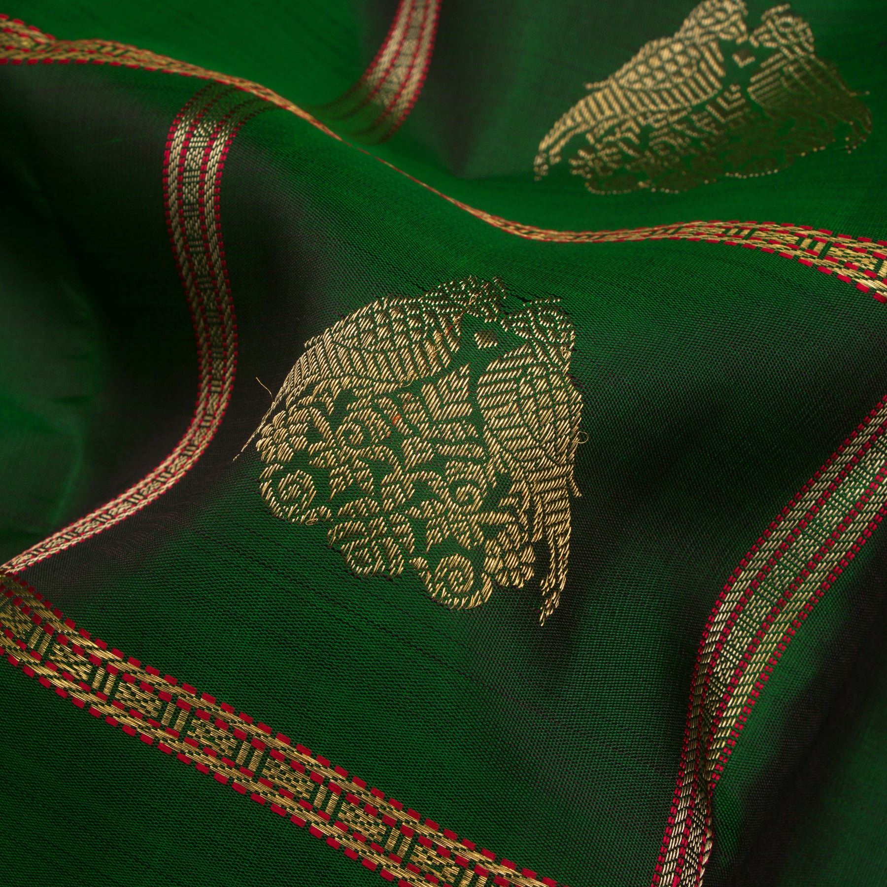 Kanakavalli Kanjivaram Silk Sari 25-041-HS001-04149 - Fabric View