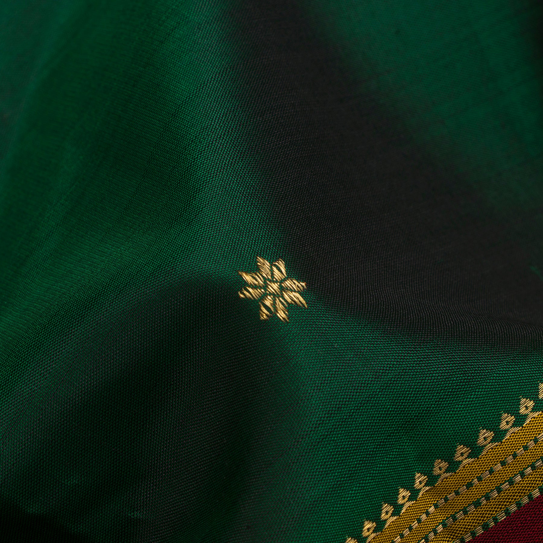 Kanakavalli Kanjivaram Silk Sari 25-041-HS001-04163 - Fabric View