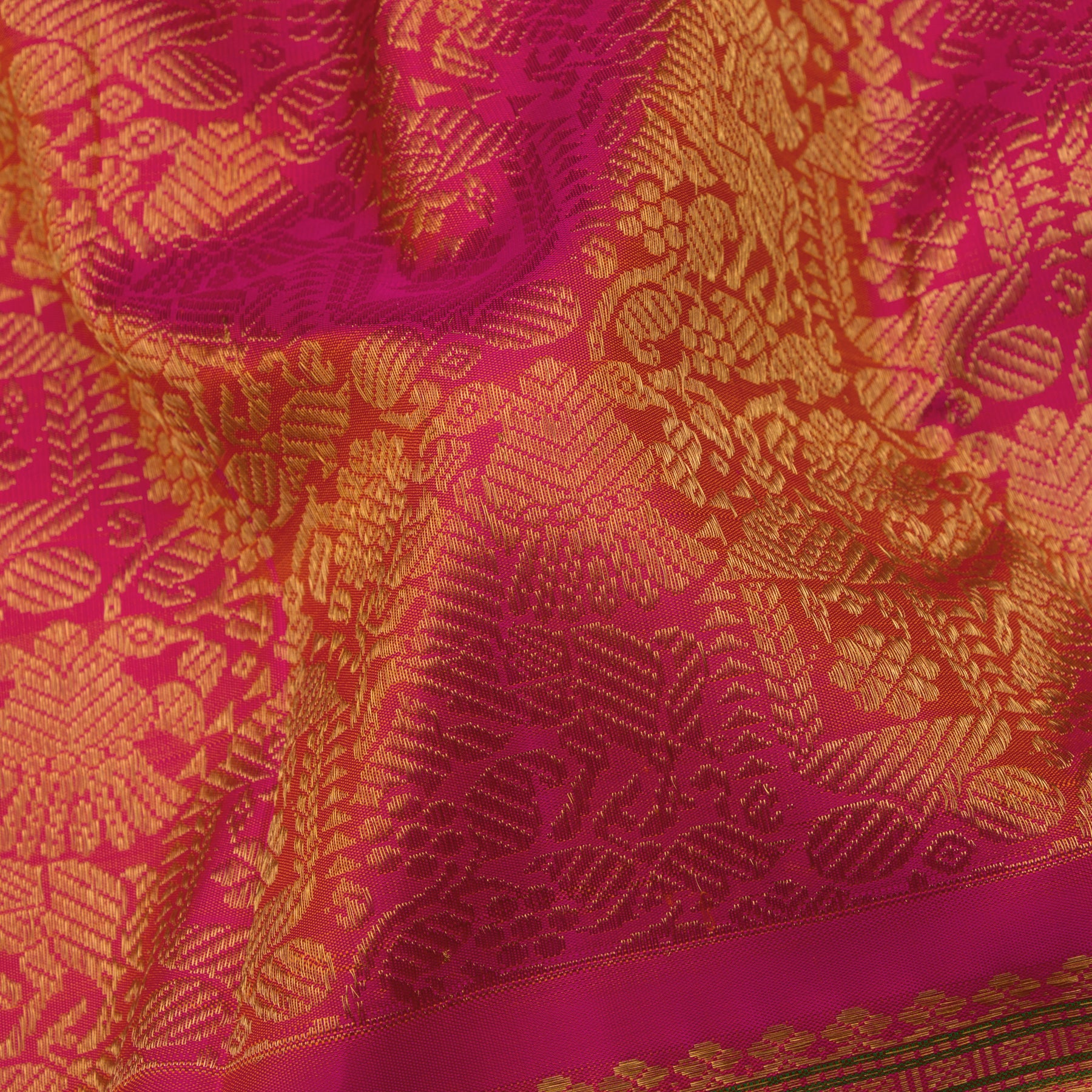 Kanakavalli Kanjivaram Silk Sari 25-041-HS001-04903 - Fabric View