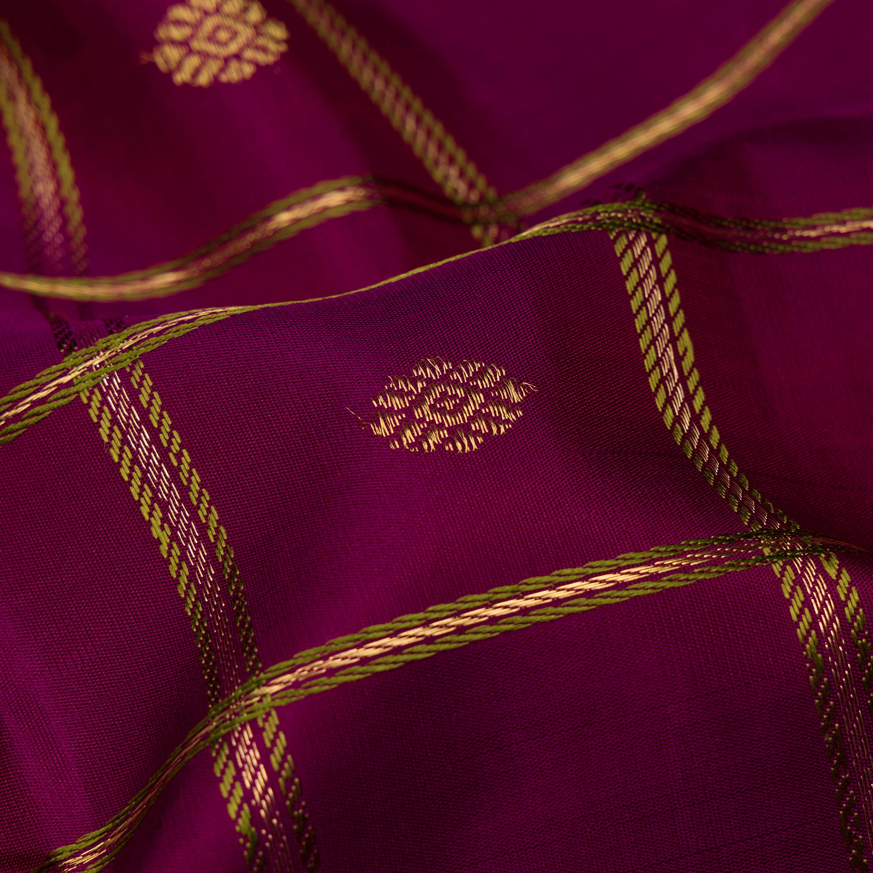 Kanakavalli Kanjivaram Silk Sari 25-041-HS001-07205 - Fabric View