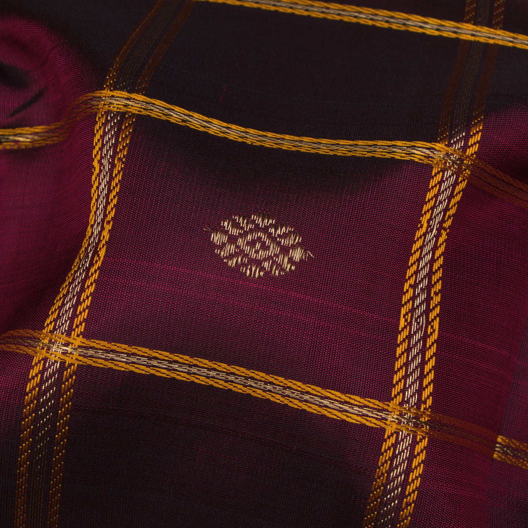 Kanakavalli Kanjivaram Silk Sari 25-041-HS001-10837 - Fabric View