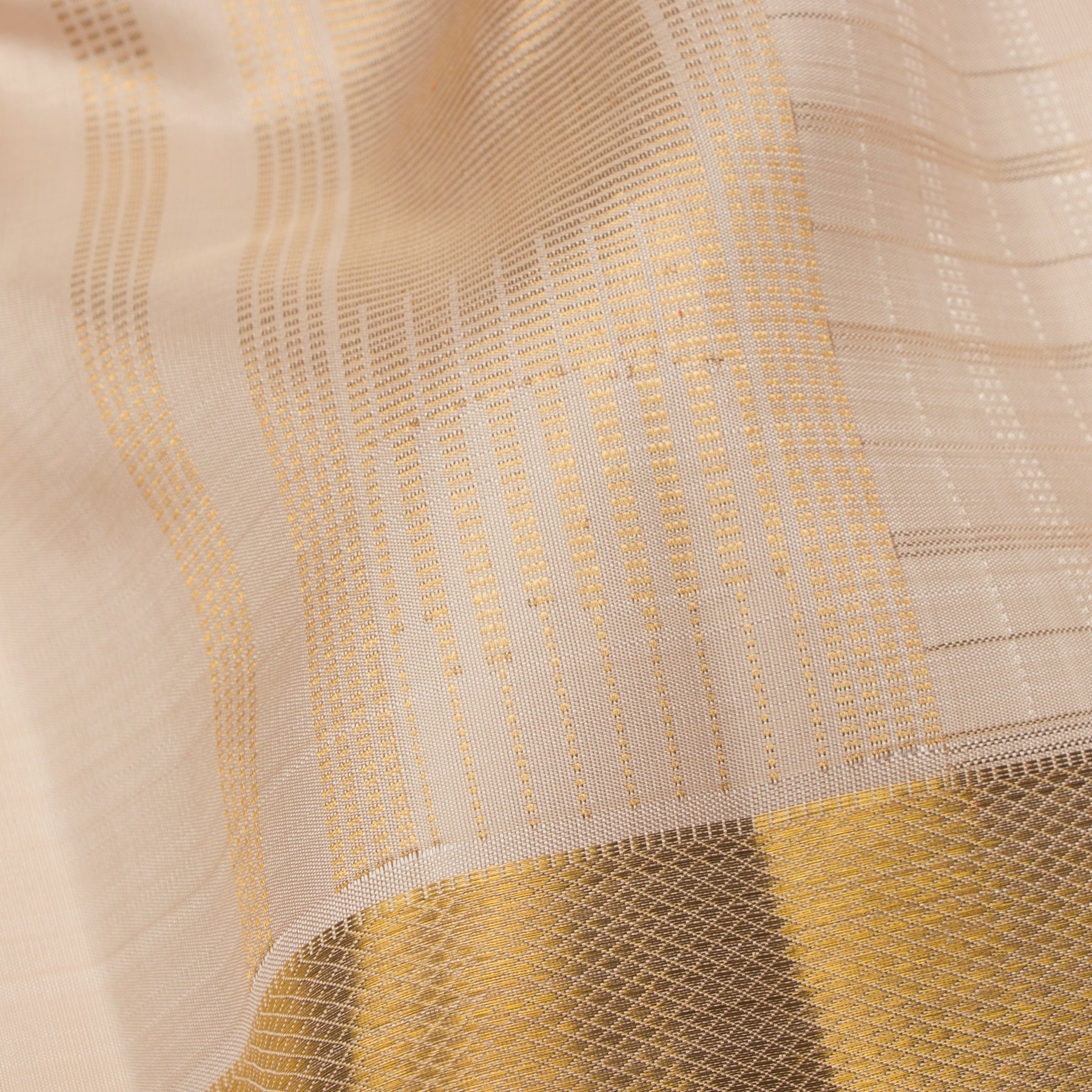 Kanakavalli Kanjivaram Silk Angavastram CO-ORD 25-109-AF001-03529 - Detailed Fabric View