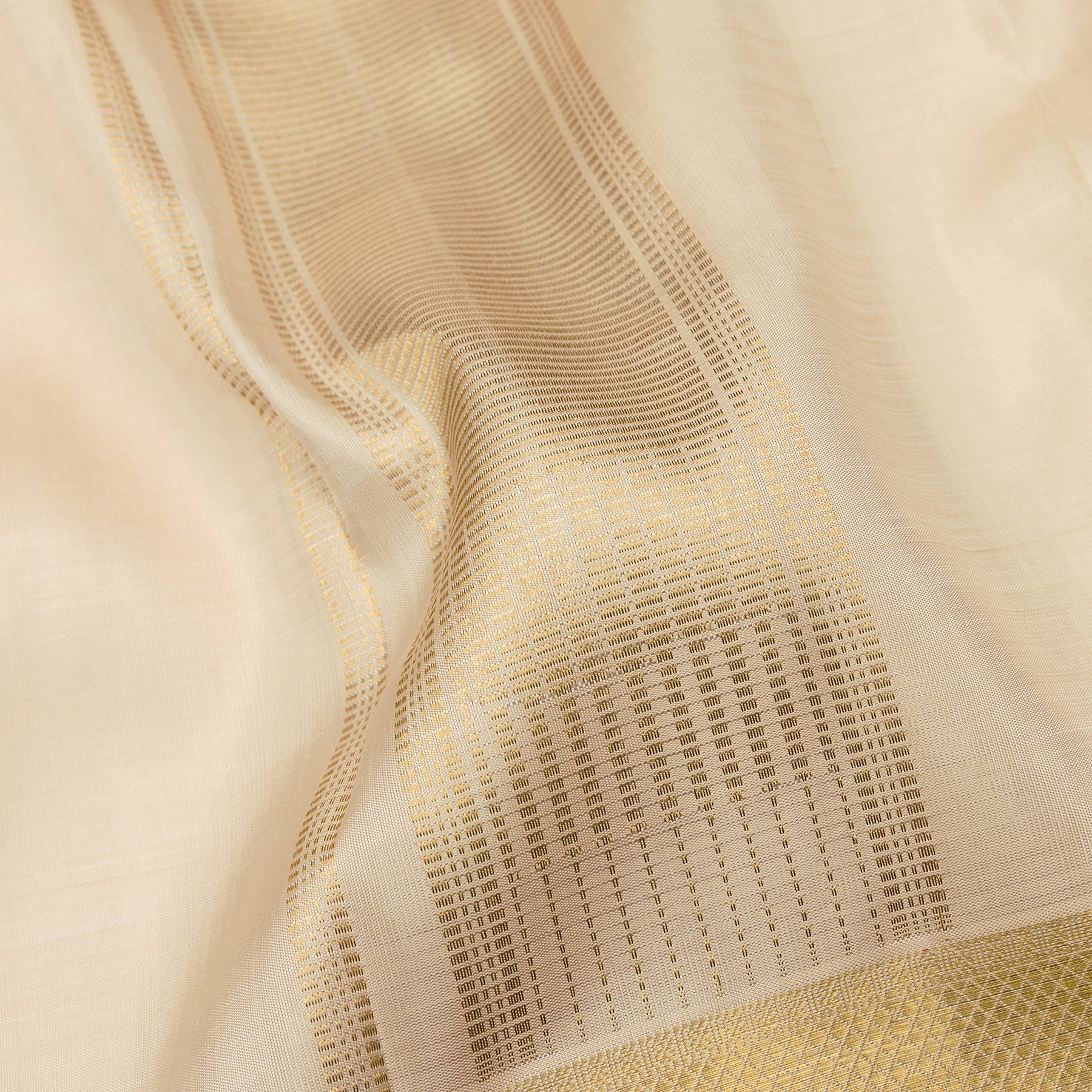 Kanakavalli Kanjivaram Silk Angavastram CO-ORD 25-109-AF001-07089 - Detailed Fabric View