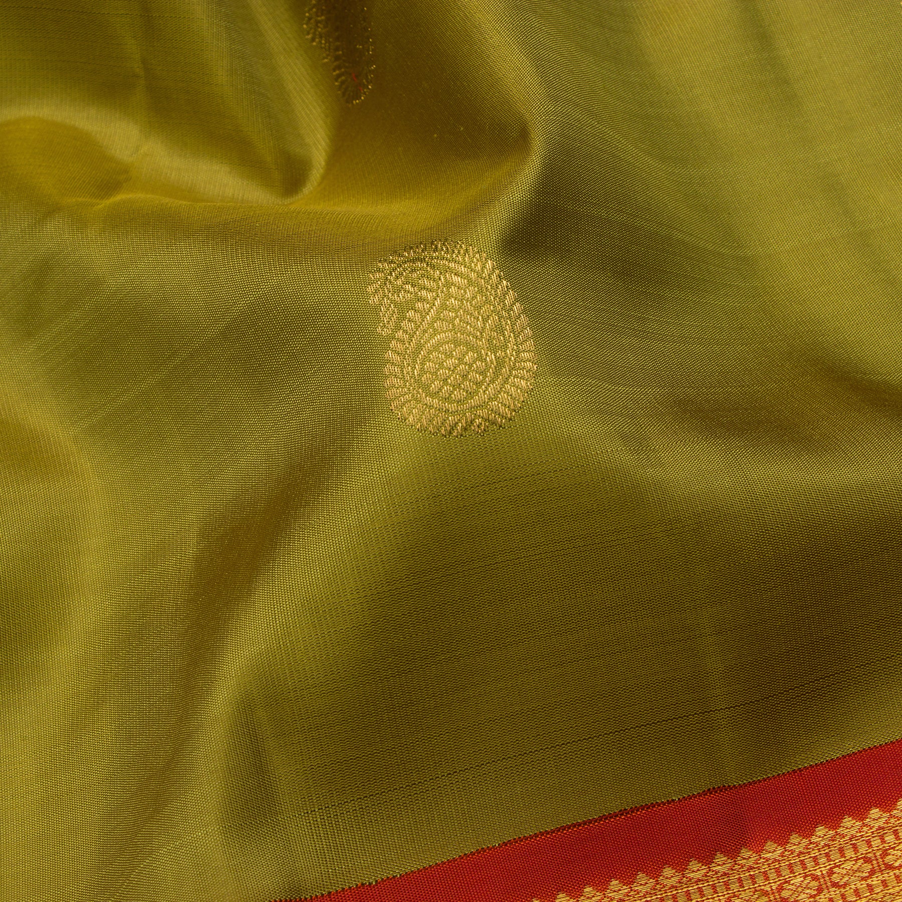 Kanakavalli Kanjivaram Silk Sari 25-109-HS001-03505 - Fabric View