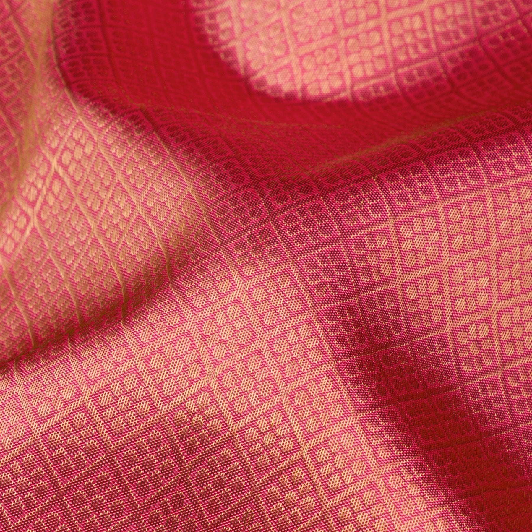 Kanakavalli Kanjivaram Silk Sari 25-109-HS001-09589 - Fabric View