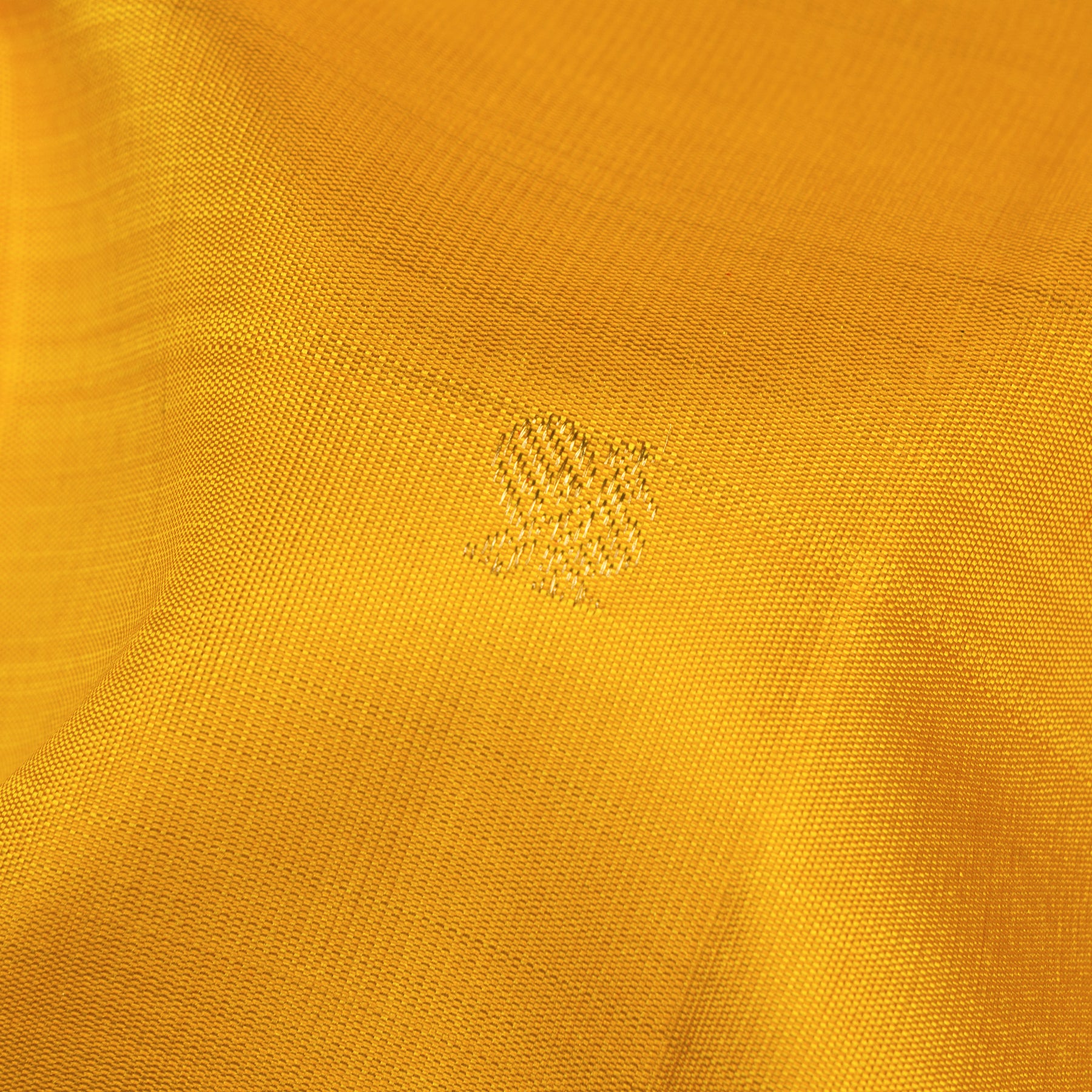 Kanakavalli Kanjivaram Silk Sari 25-109-HS001-09632 - Fabric View